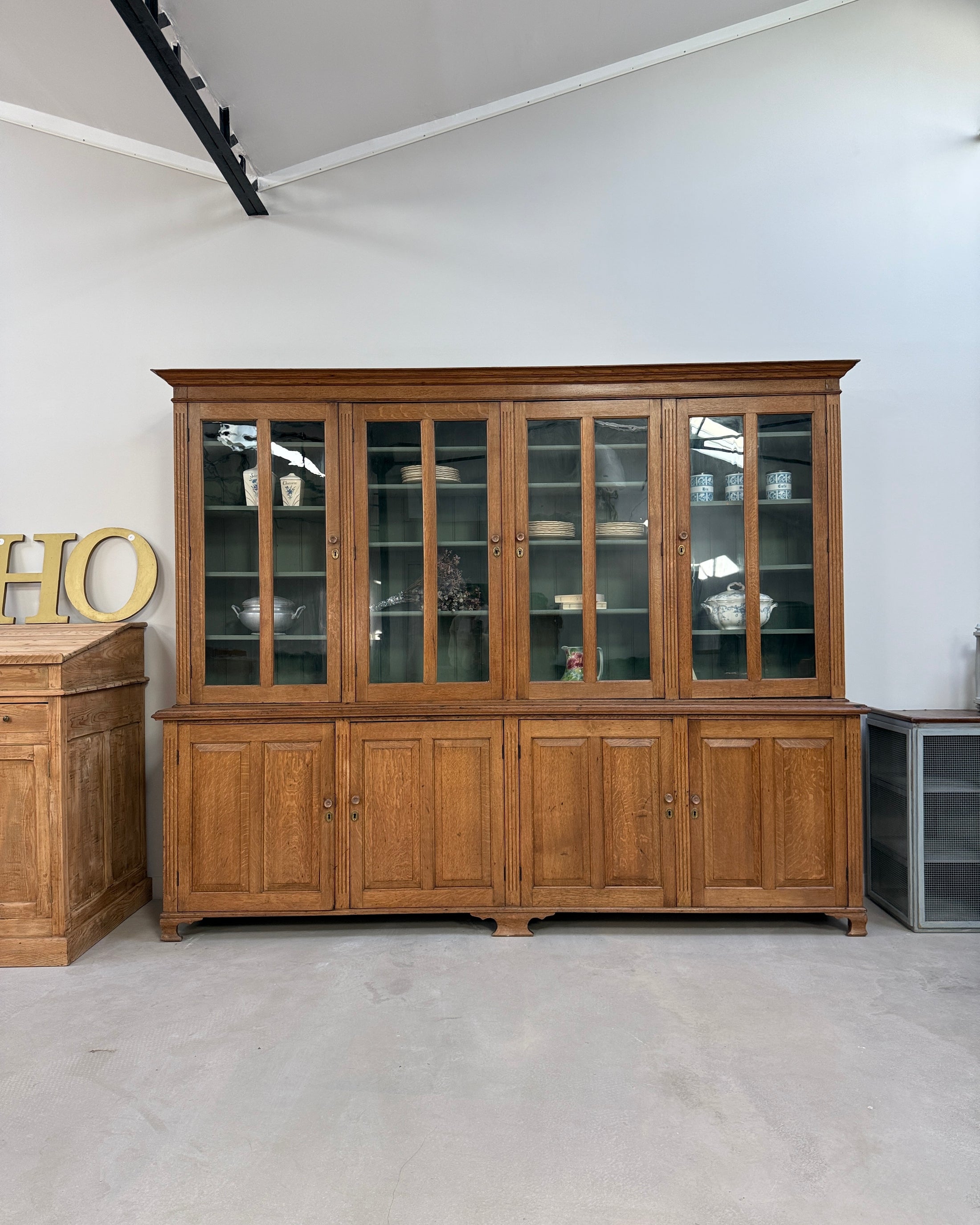 Grande vitrine de présentation deux corps