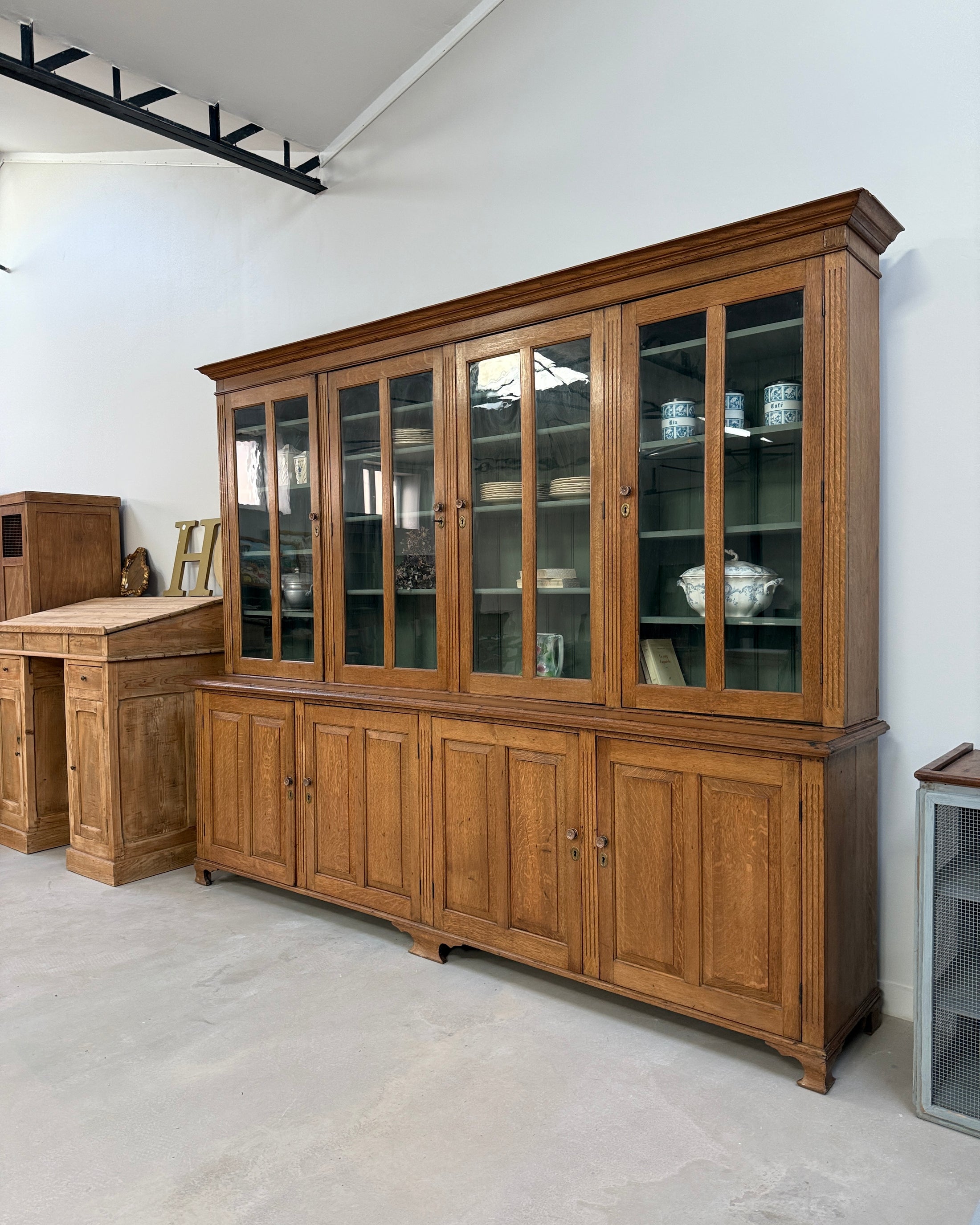 Grande vitrine de présentation deux corps