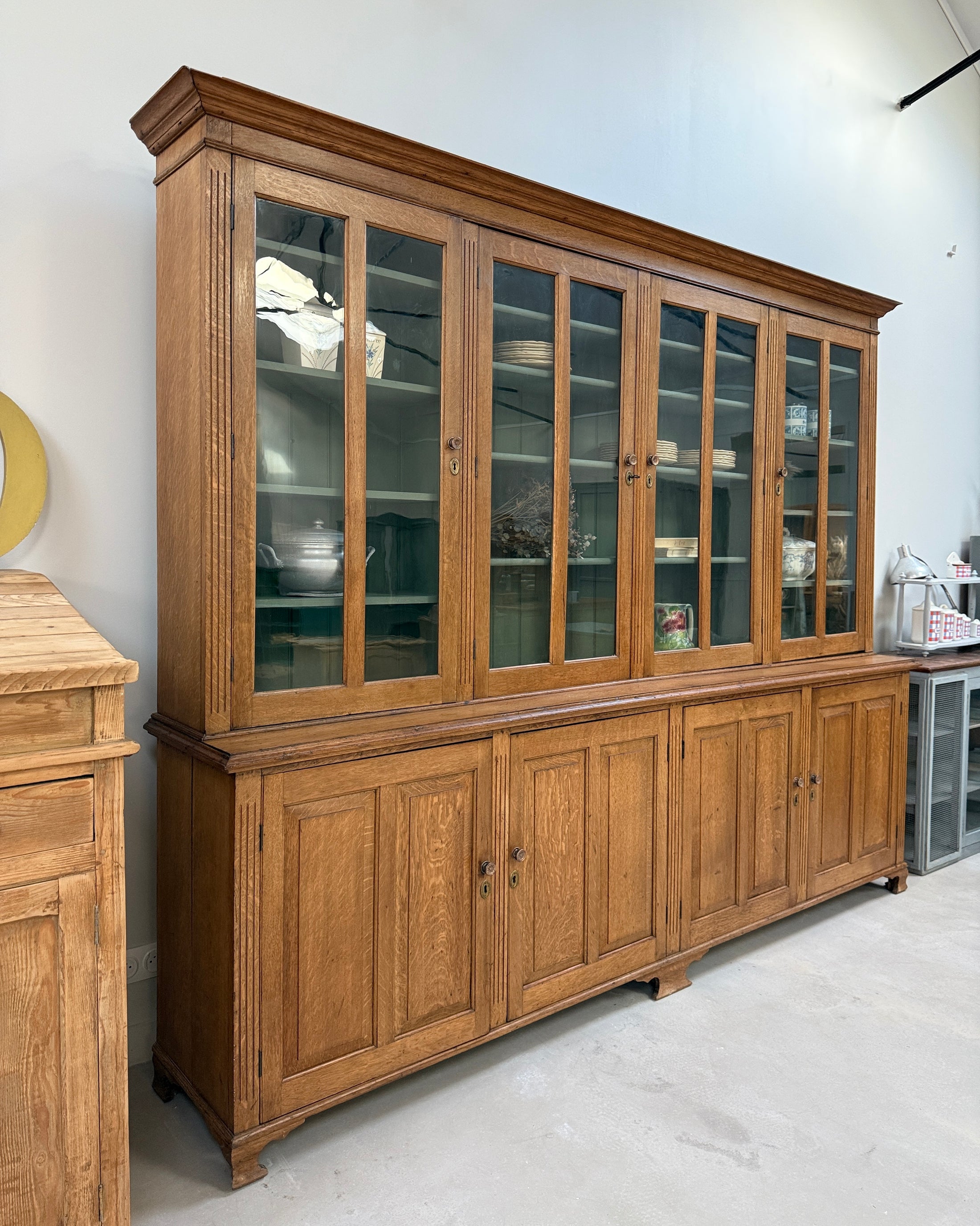 Grande vitrine de présentation deux corps