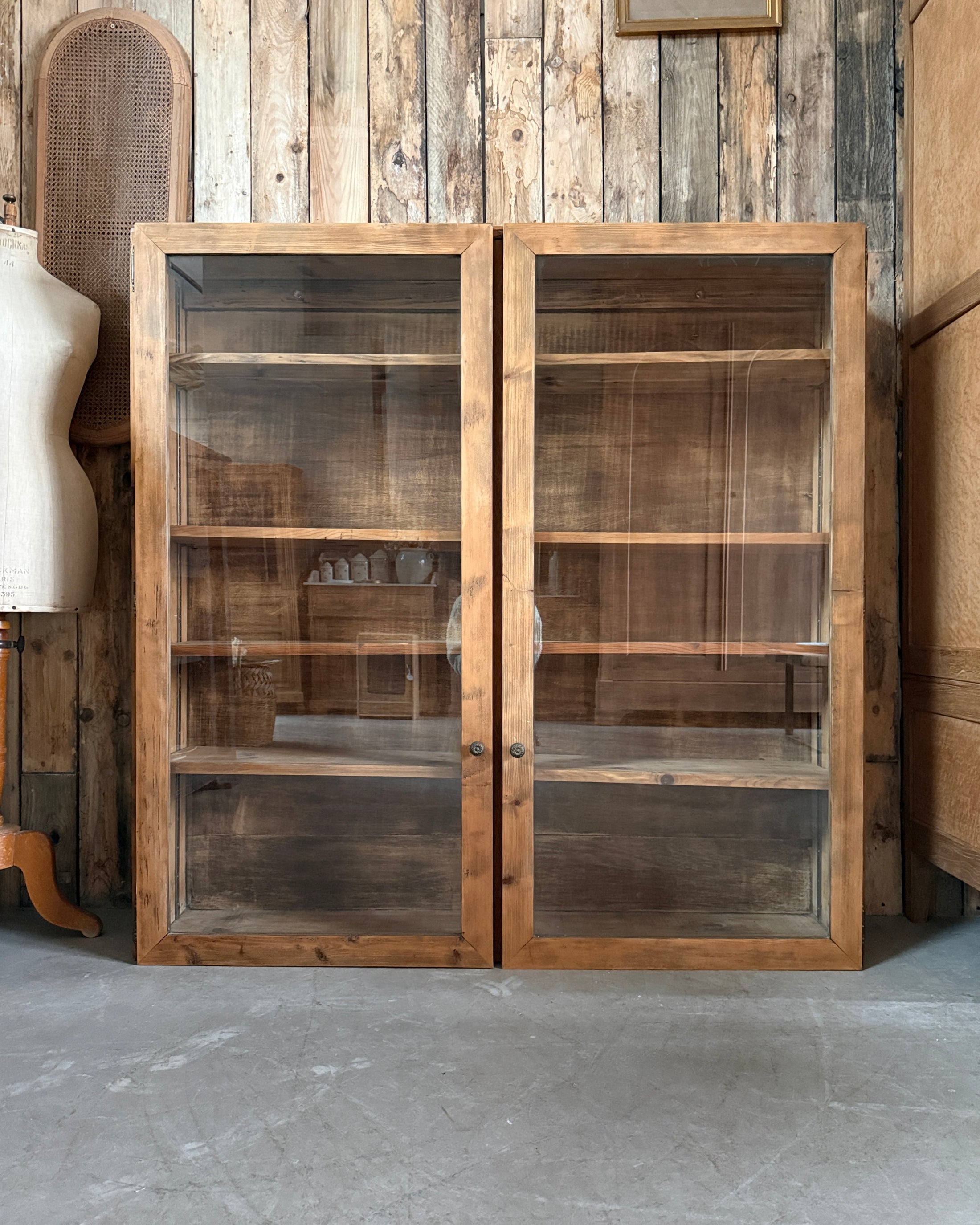 Grande vitrine vintage