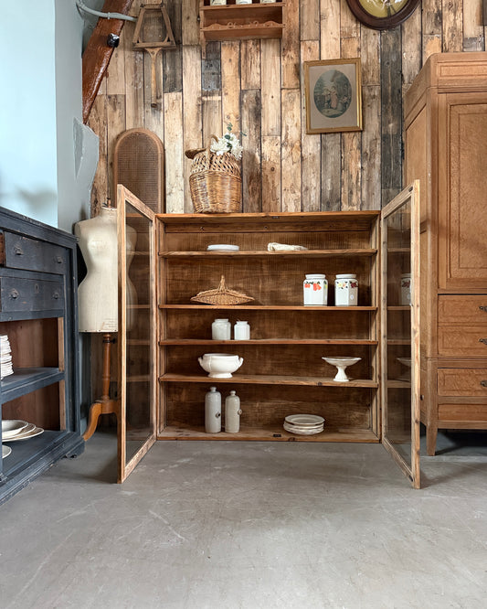 Grande vitrine vintage