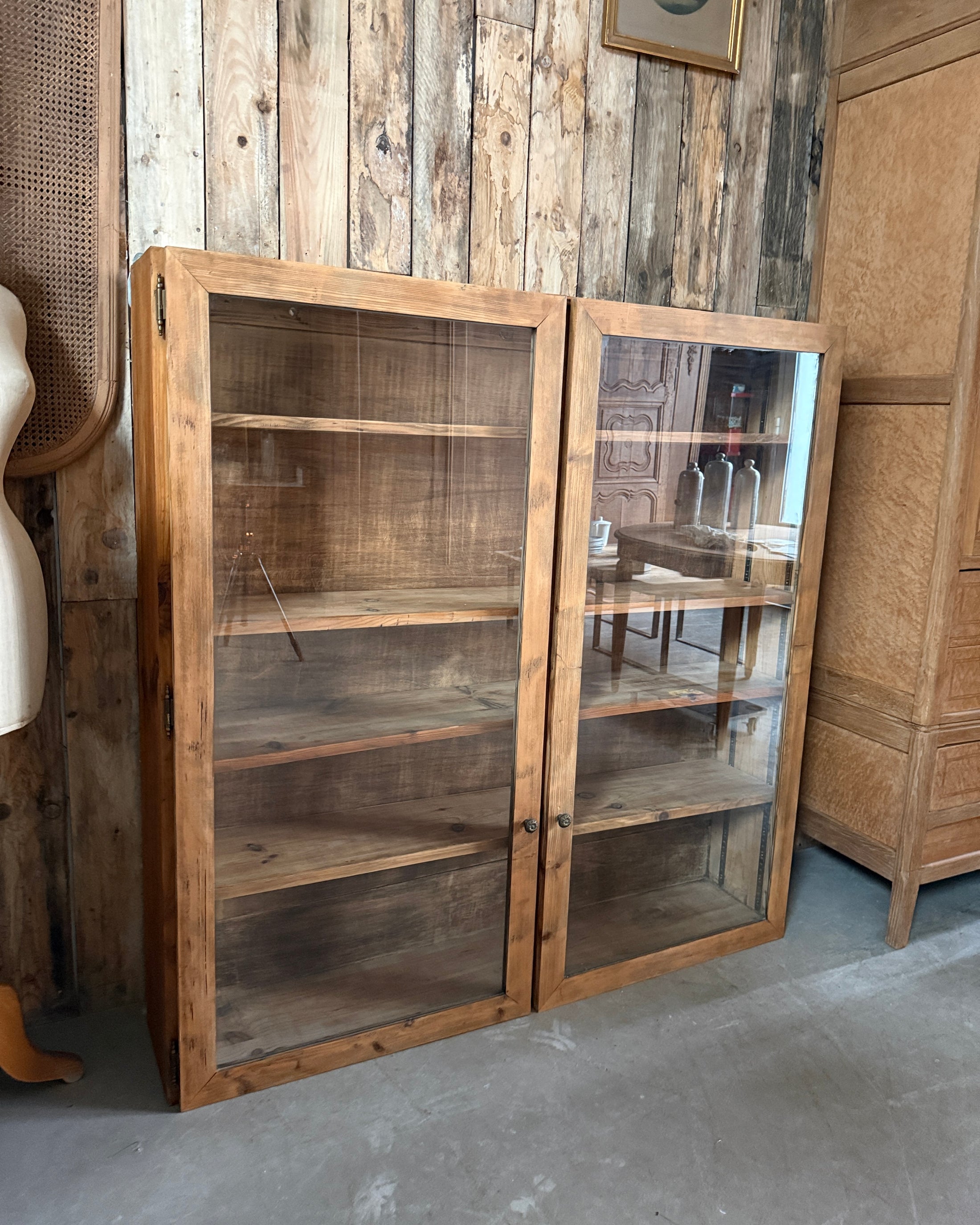 Grande vitrine vintage