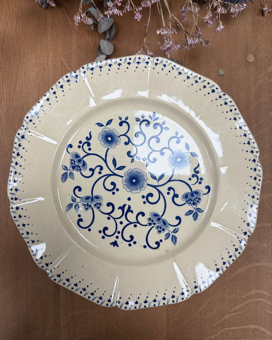Grandes assiettes plates terre de fer Boch Frères