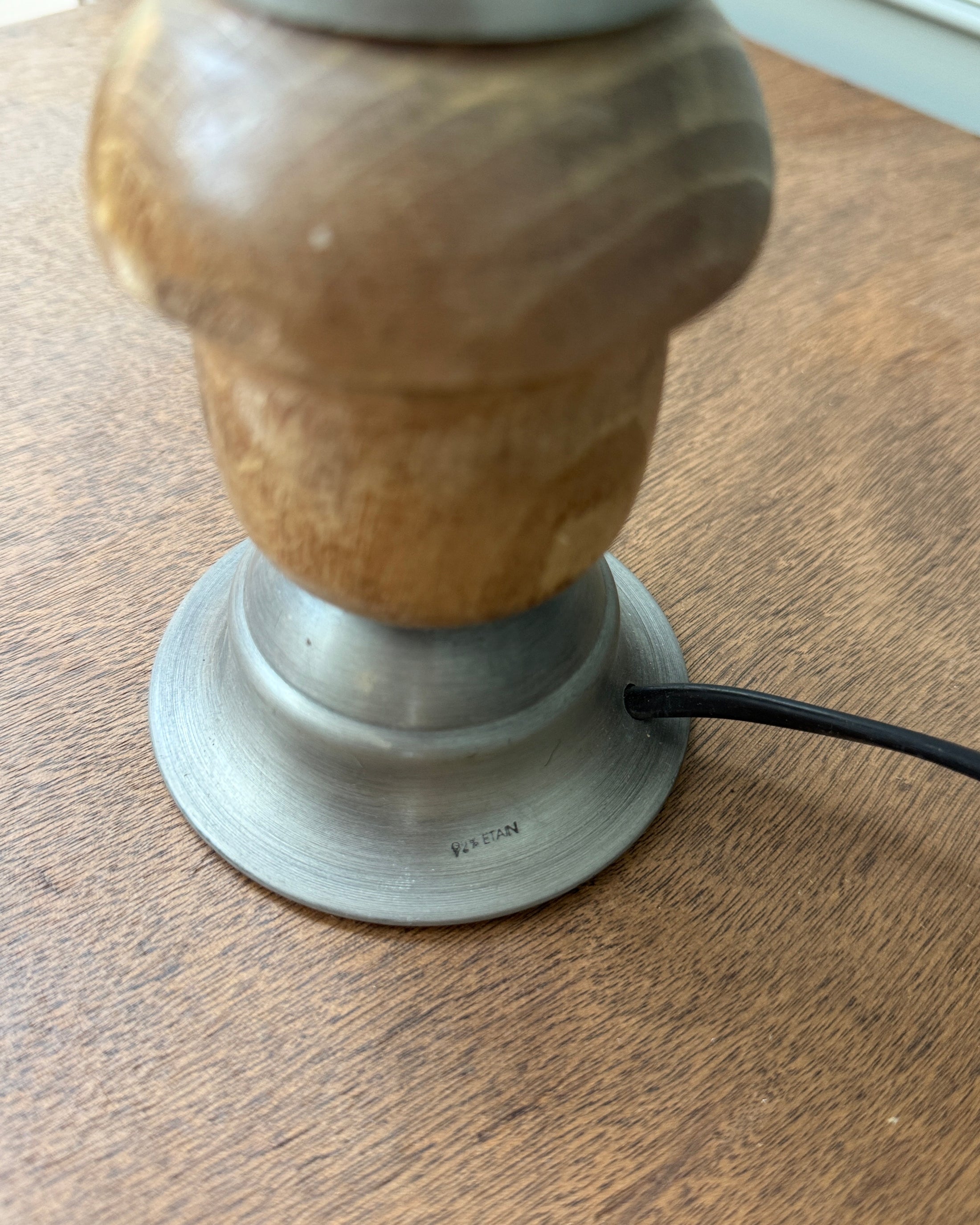 Lampe Art Nouveau à globe gravé