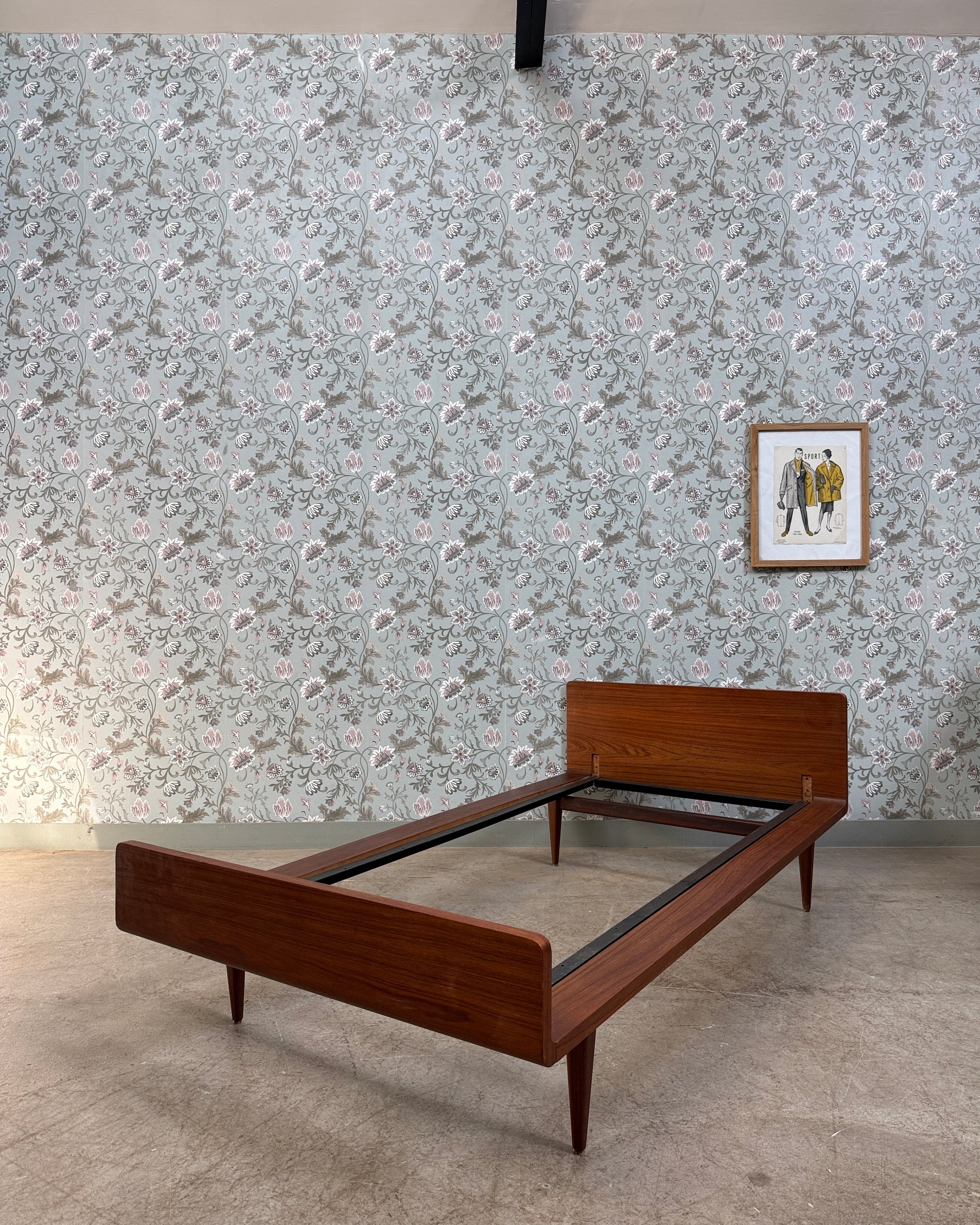 Lit daybed scandinave en teck