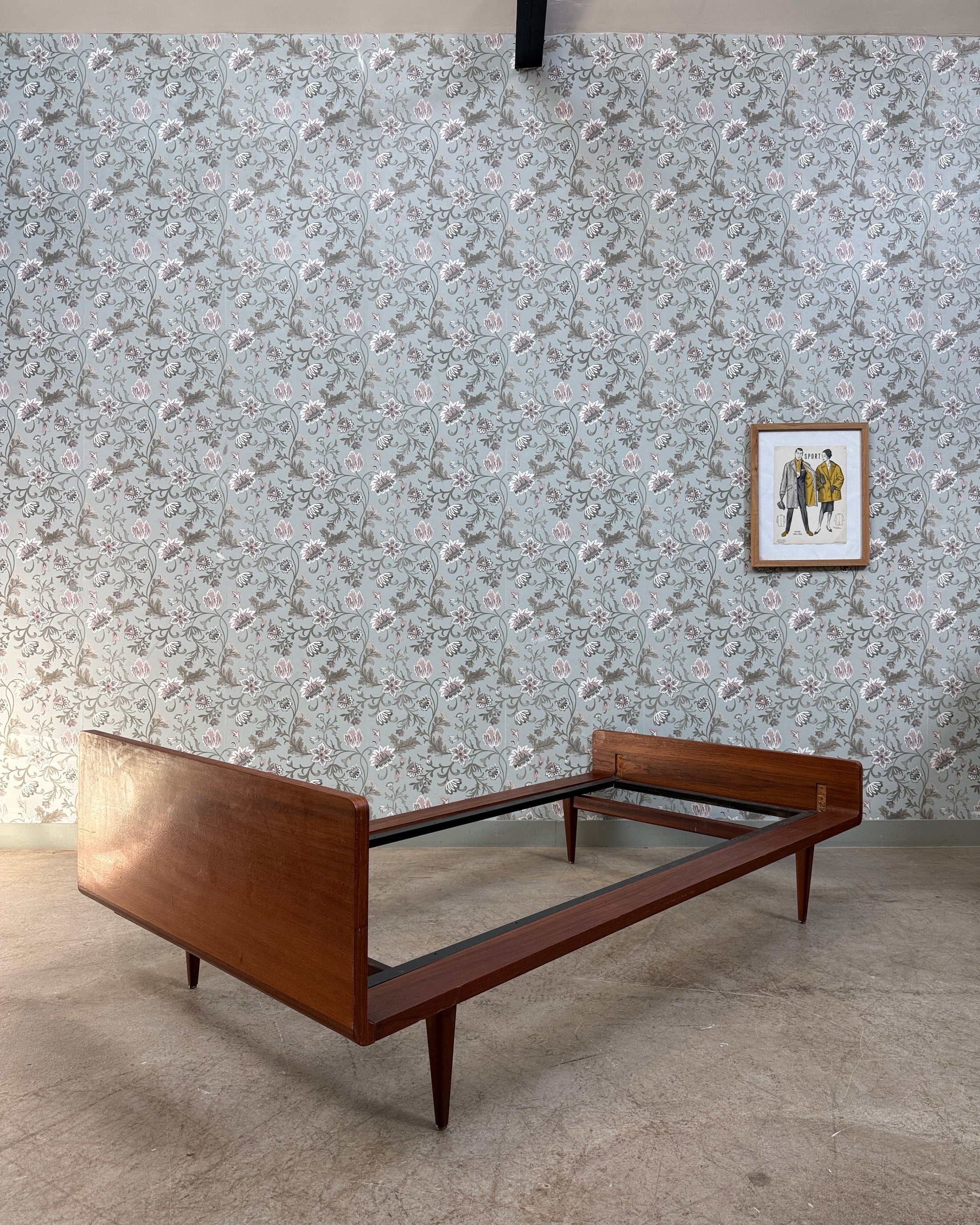 Lit daybed scandinave en teck