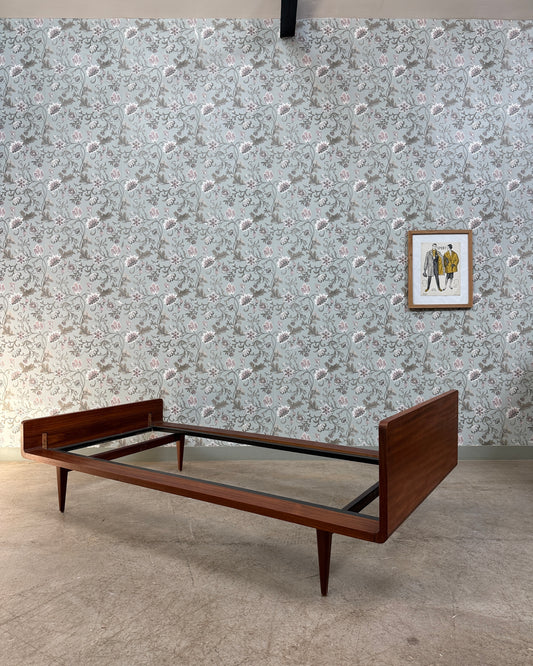 Lit daybed scandinave en teck