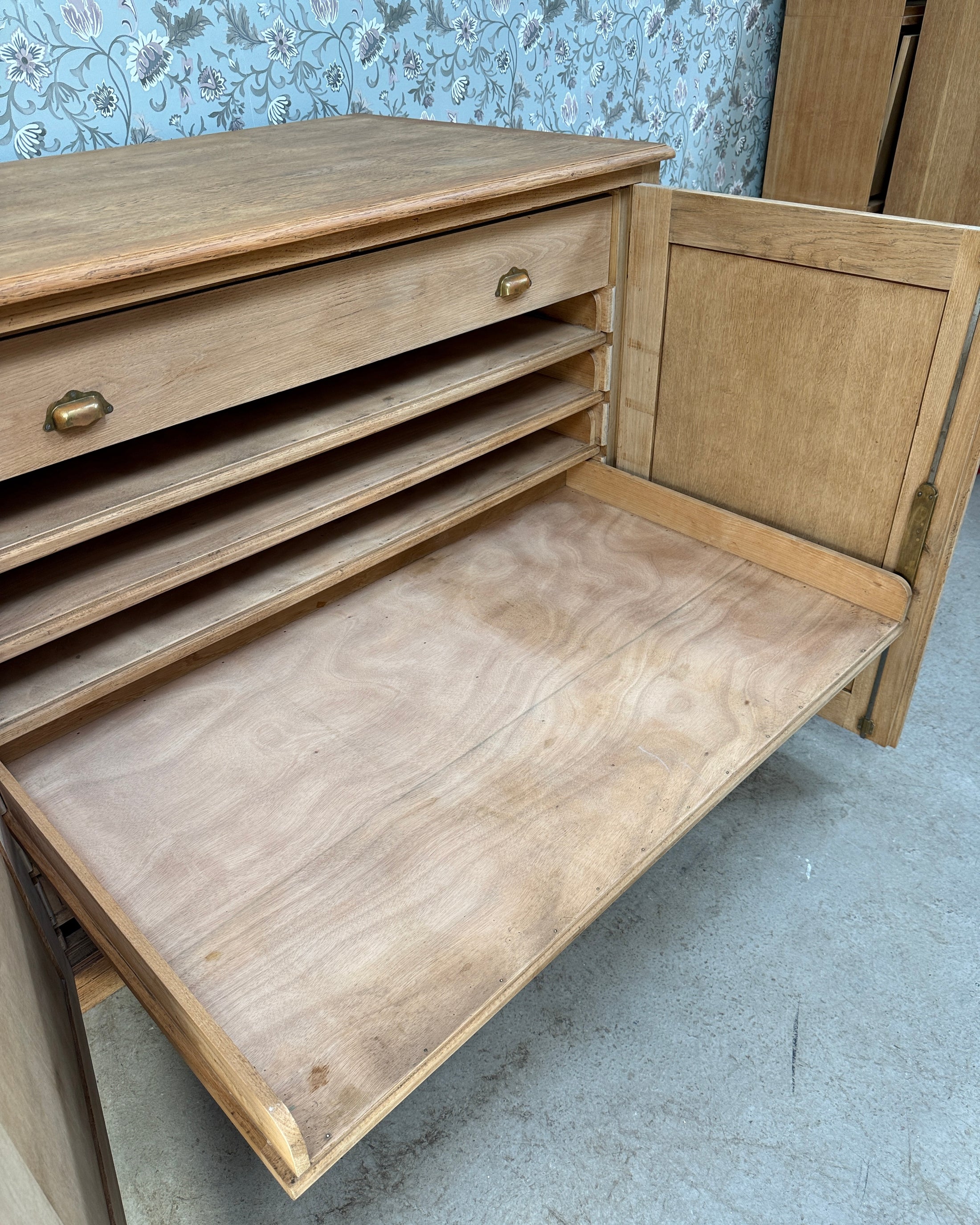 Meuble à plans en chêne