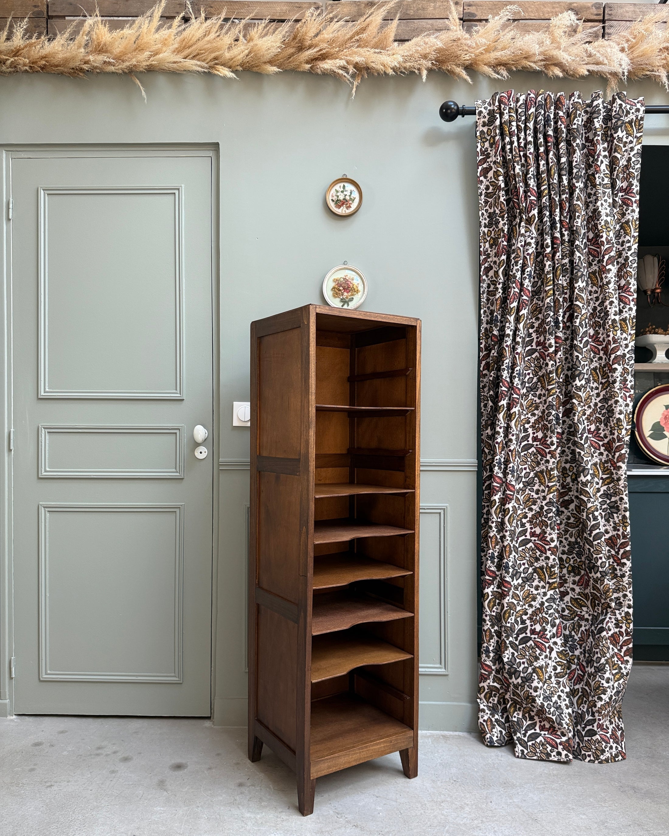 Meuble classeur ouvert
