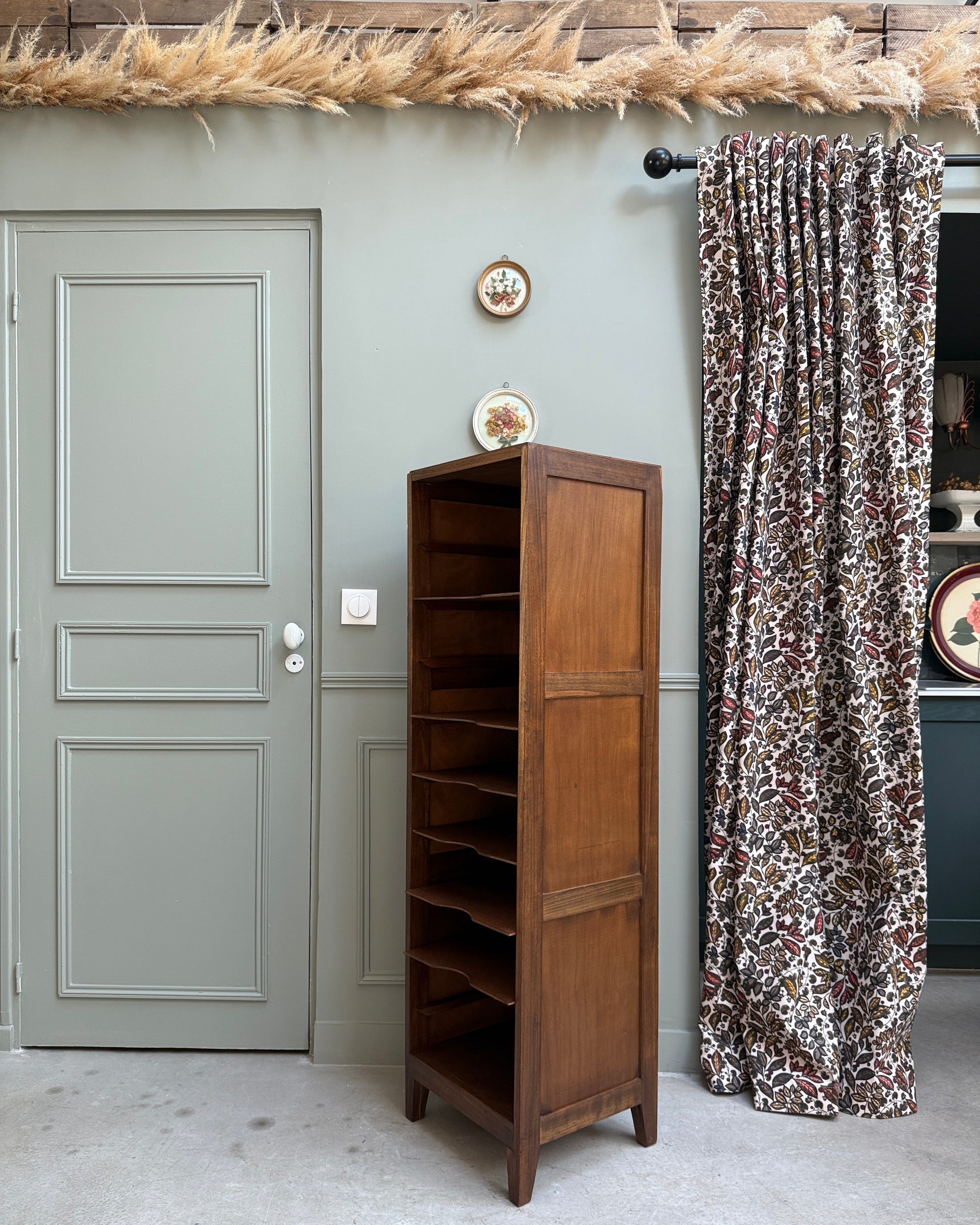 Meuble classeur ouvert