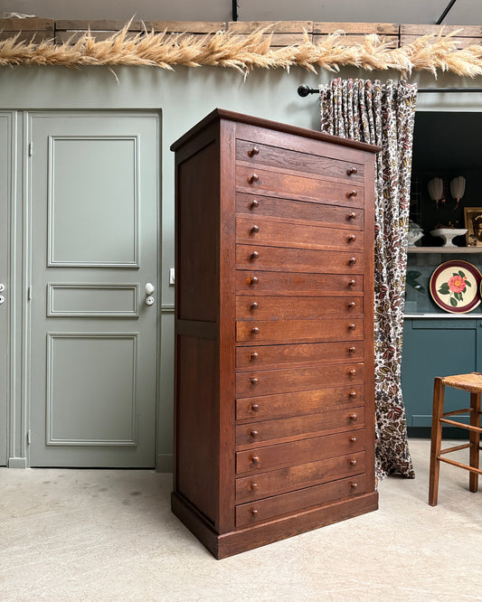 Ancien meuble de métier à tiroirs