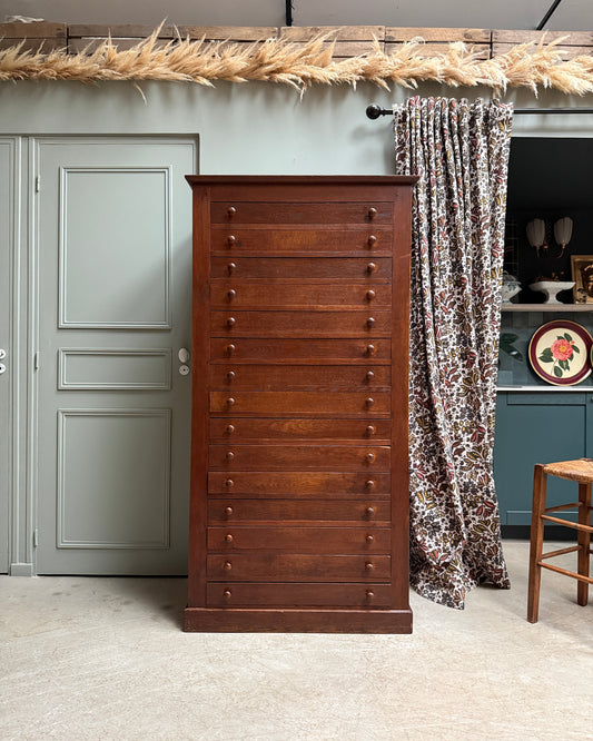 Ancien meuble de métier à tiroirs