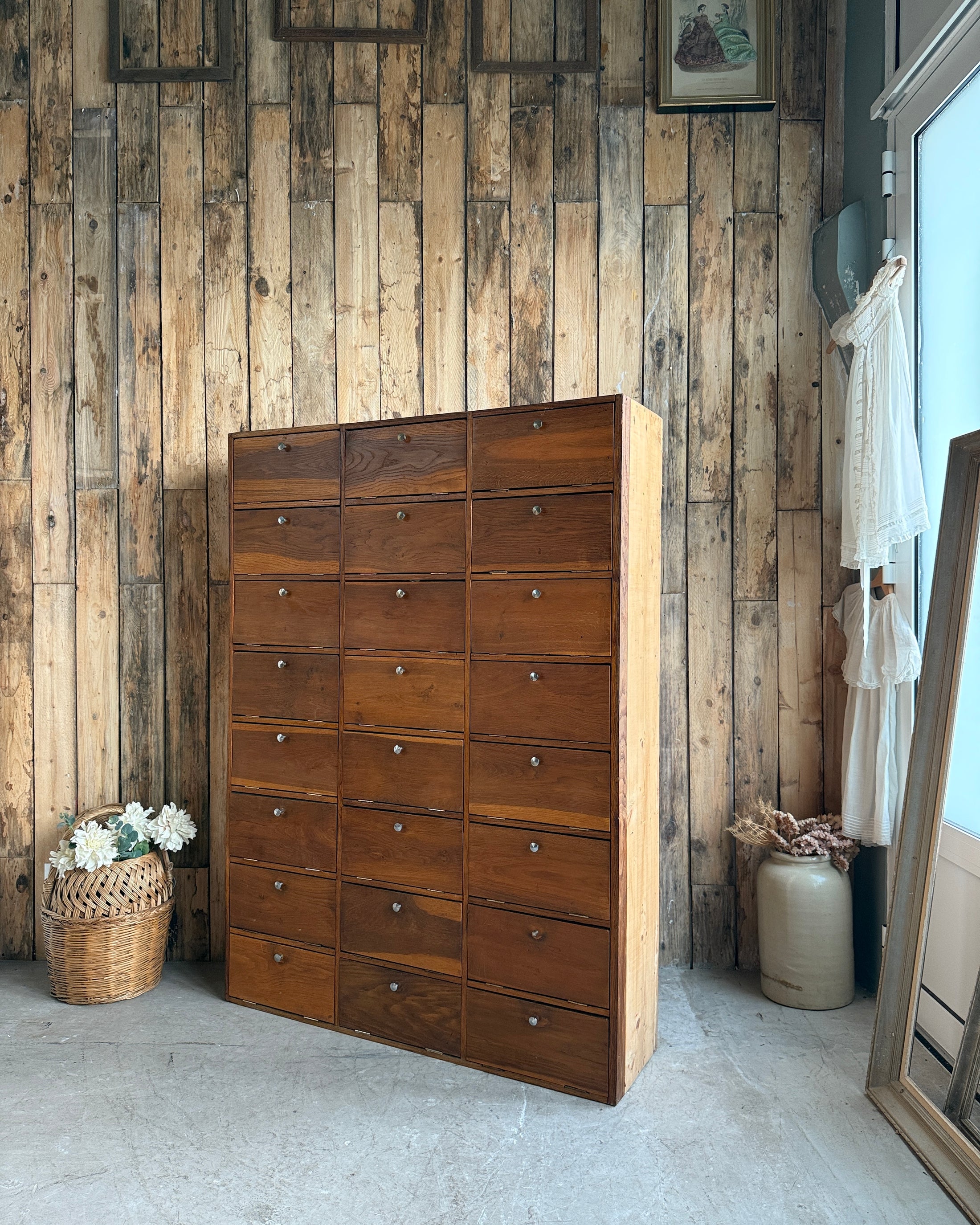 Duo de meuble de notaire à clapets