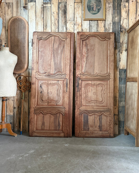 Paire de portes anciennes d’armoire
