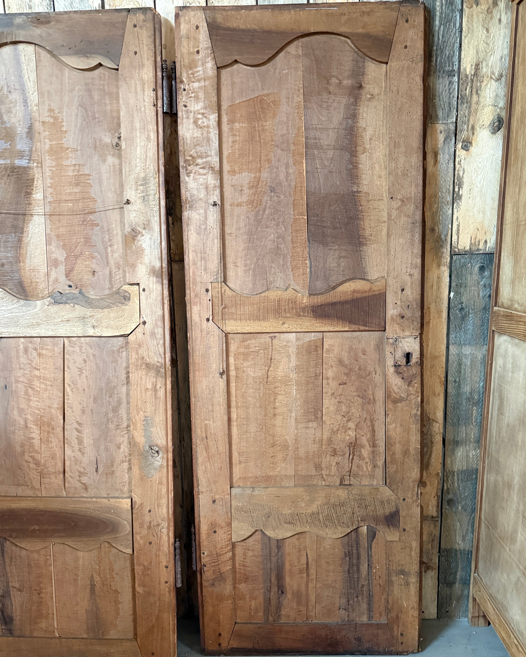 Paire de portes anciennes d’armoire