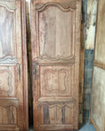 Charger l'image dans la visionneuse de la galerie, Paire de portes anciennes d’armoire
