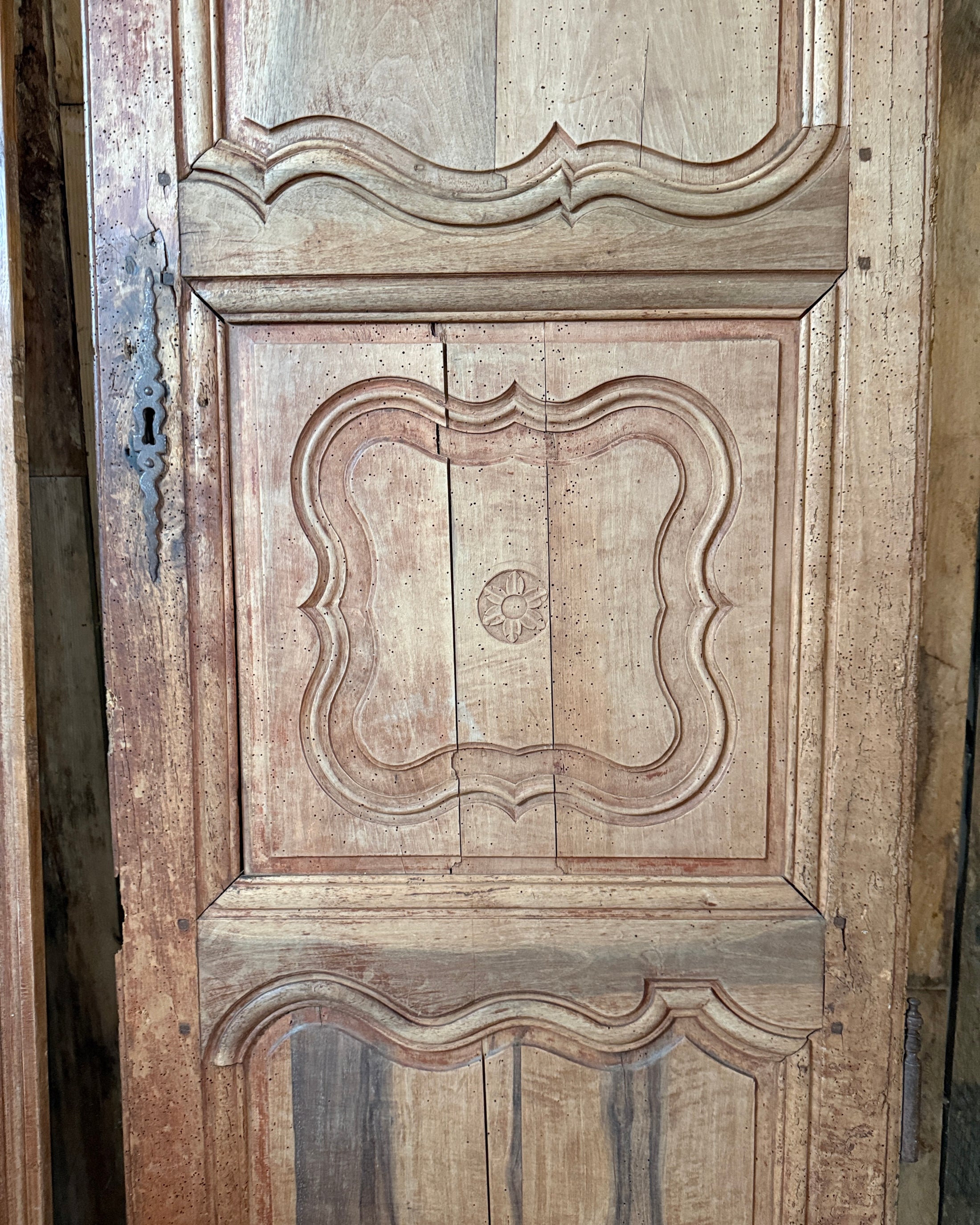 Paire de portes anciennes d’armoire