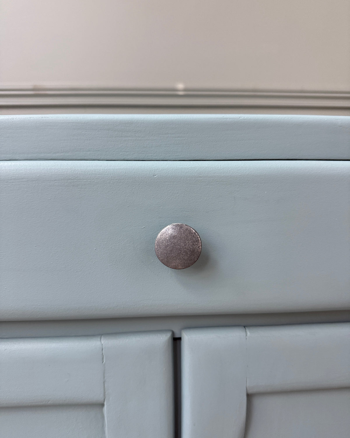 Petit buffet parisien bleu