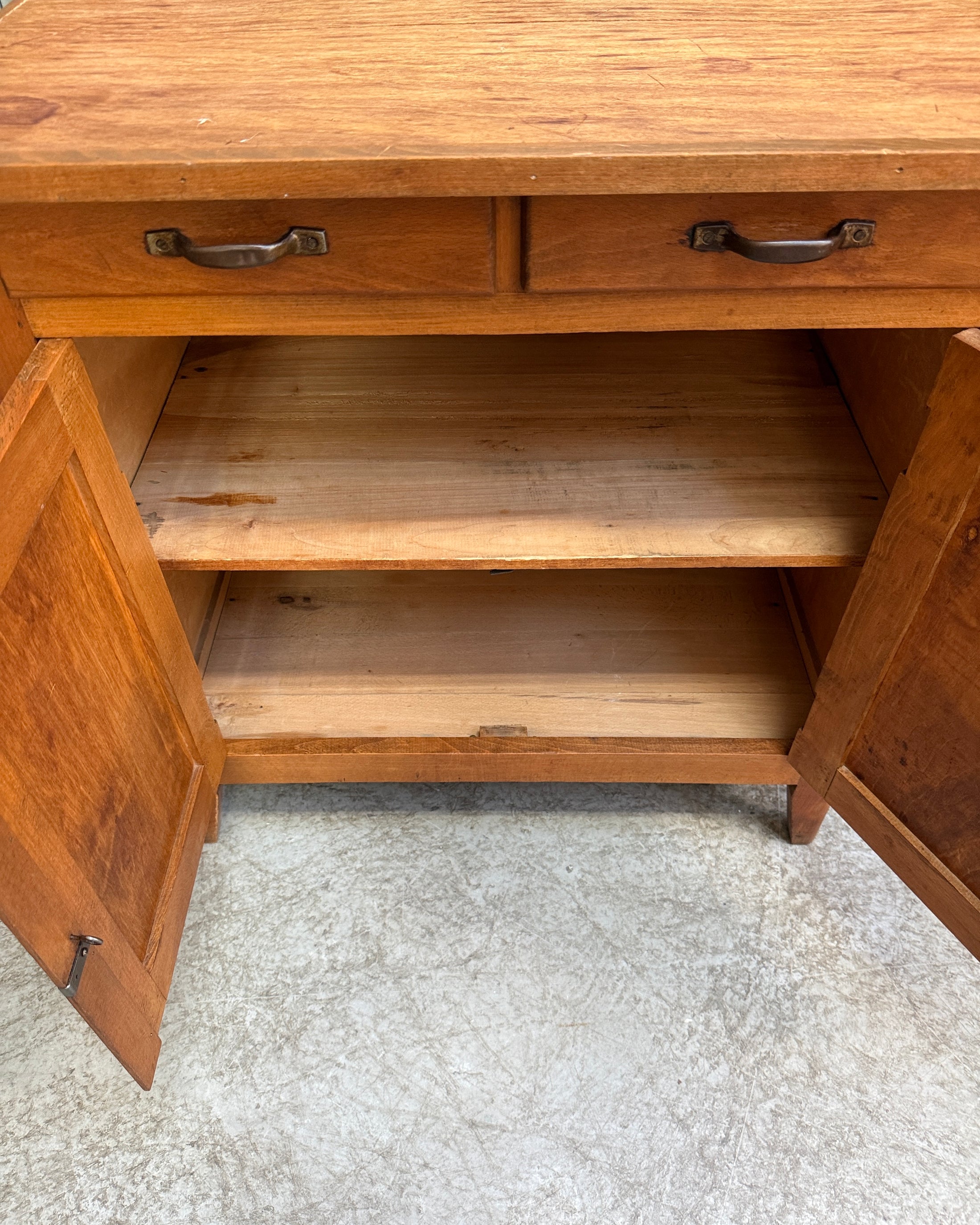 Buffet parisien vintage
