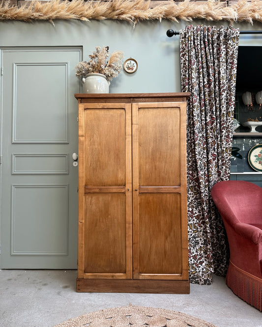 Petite armoire de métier