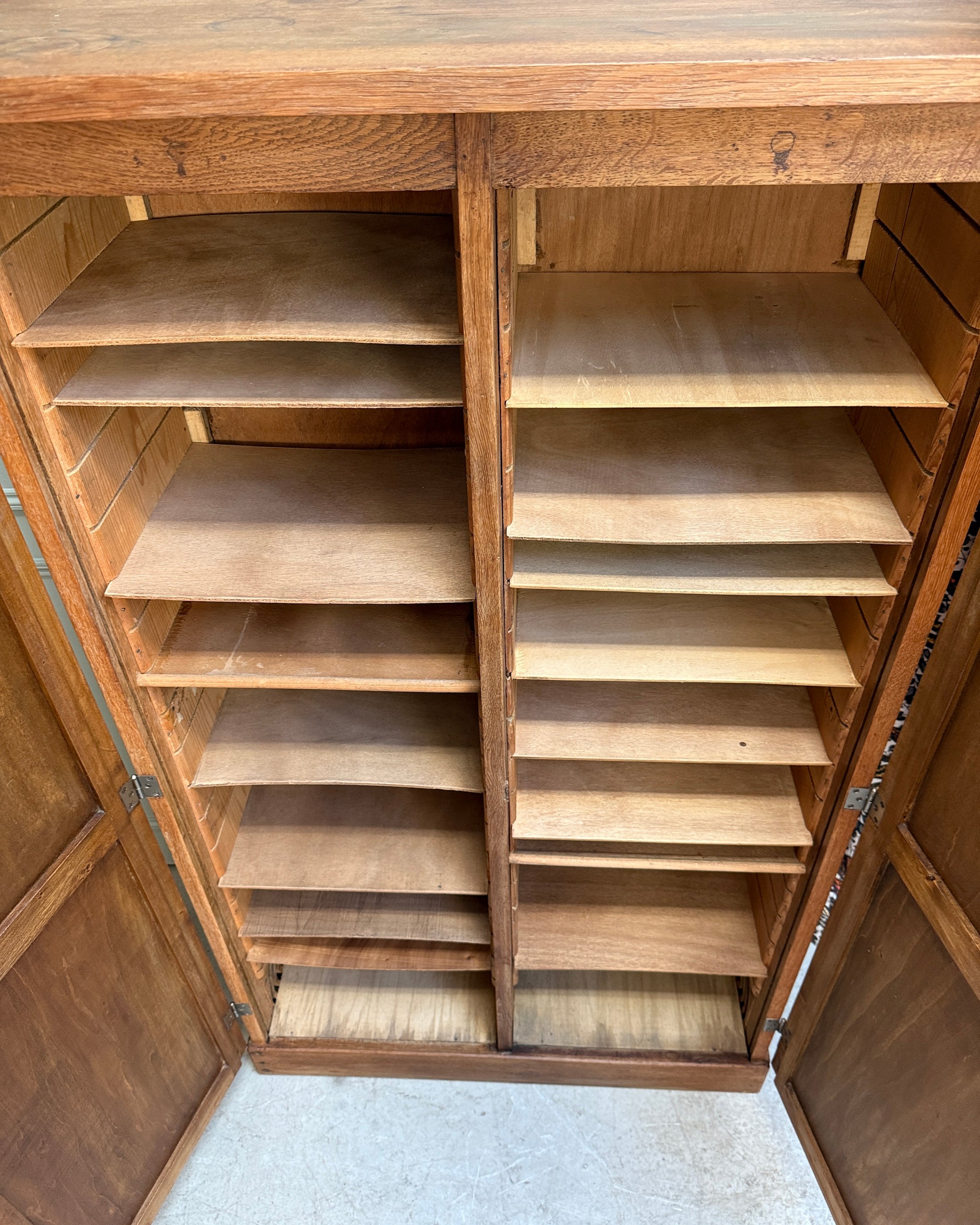 Petite armoire de métier