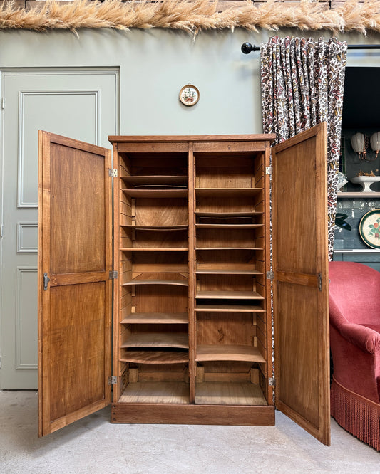 Petite armoire de métier