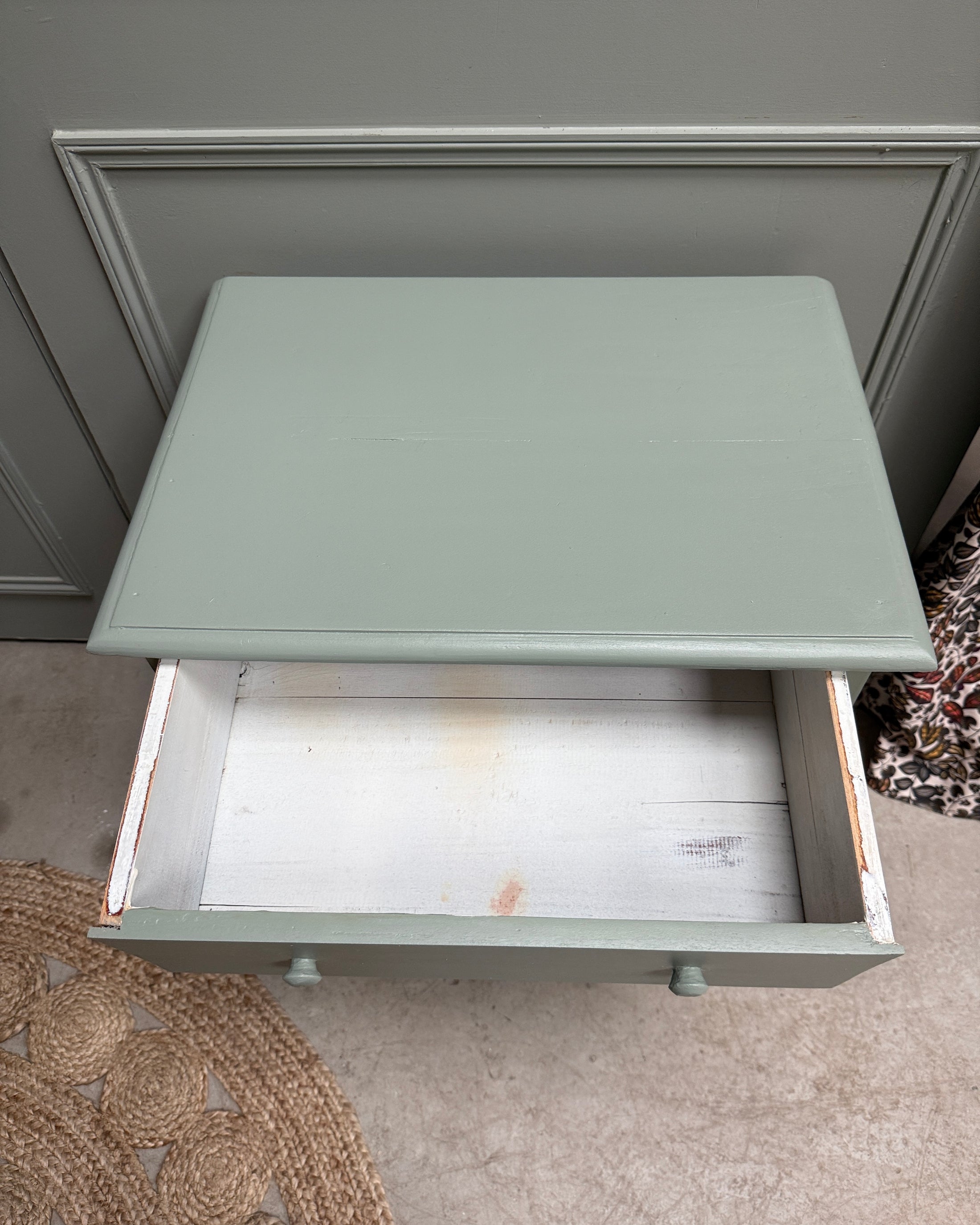 Petite commode vintage verte