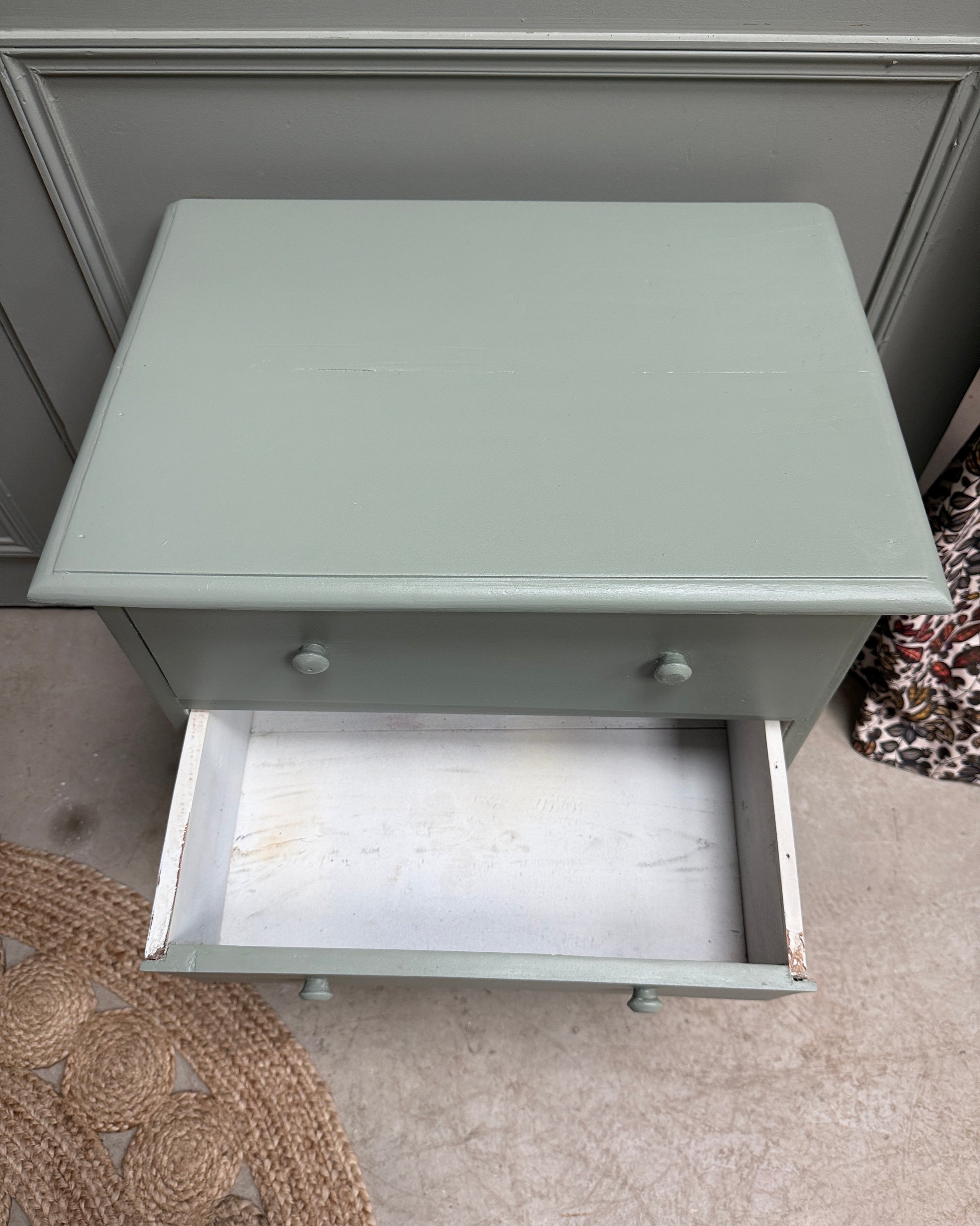 Petite commode vintage verte