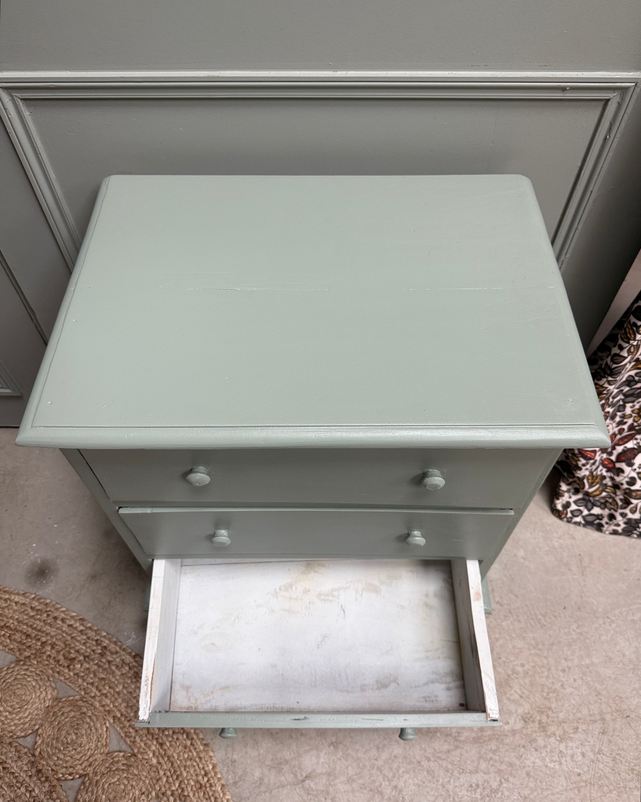 Petite commode vintage verte