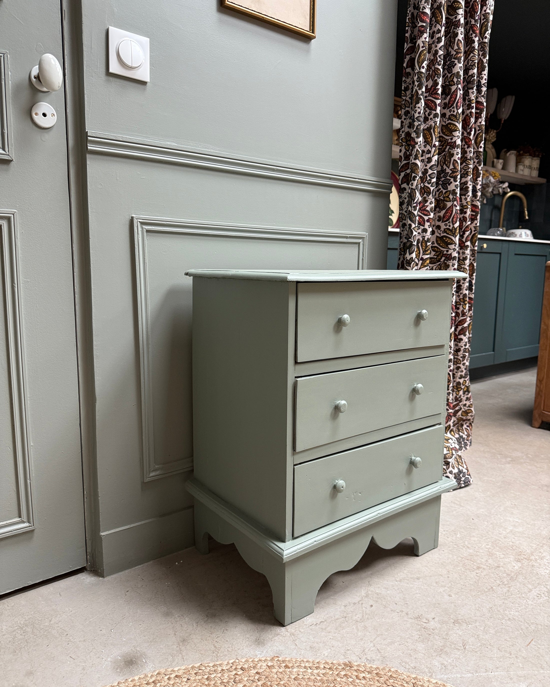 Petite commode vintage verte