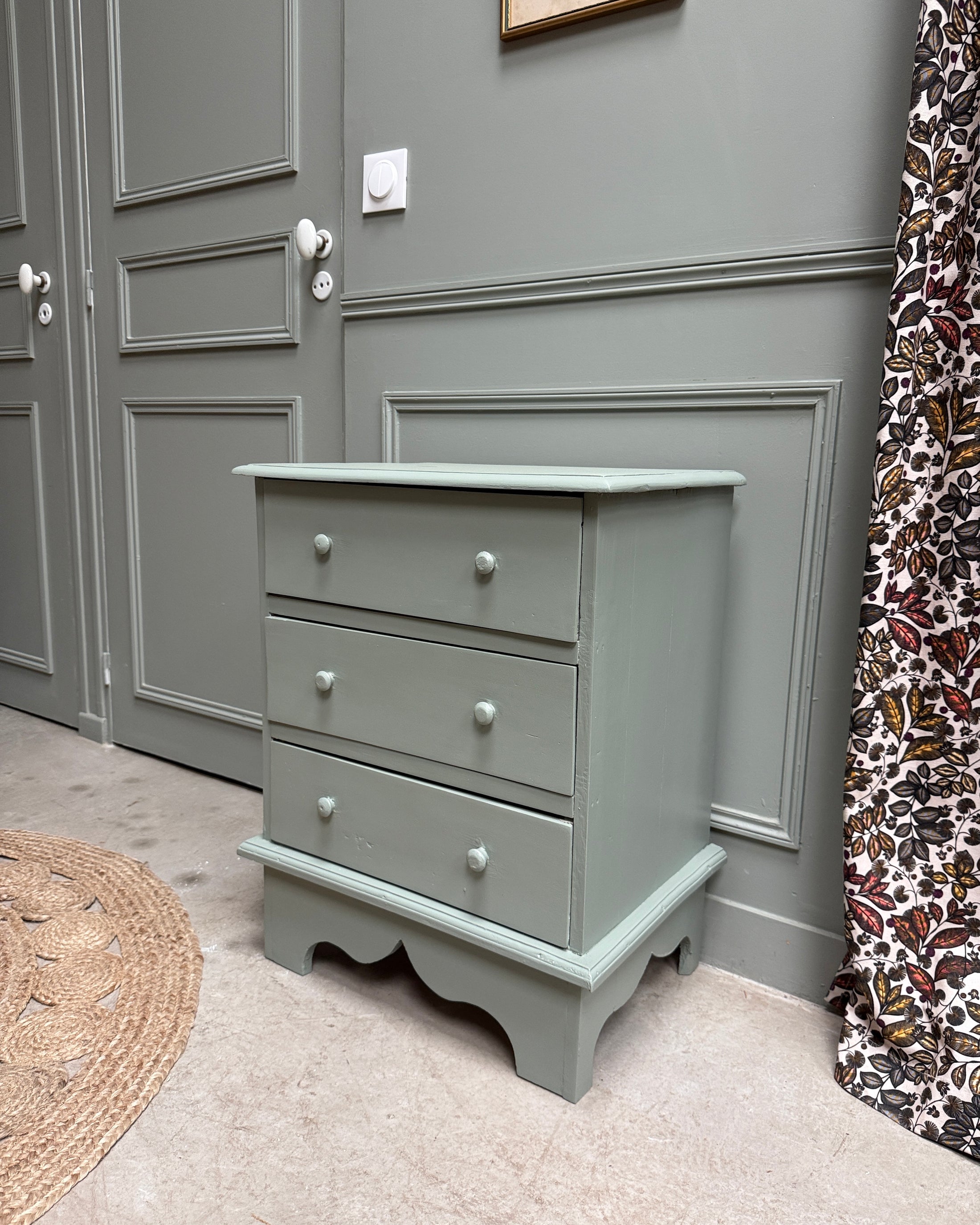 Petite commode vintage verte