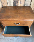 Charger l'image dans la visionneuse de la galerie, Petite commode années 50
