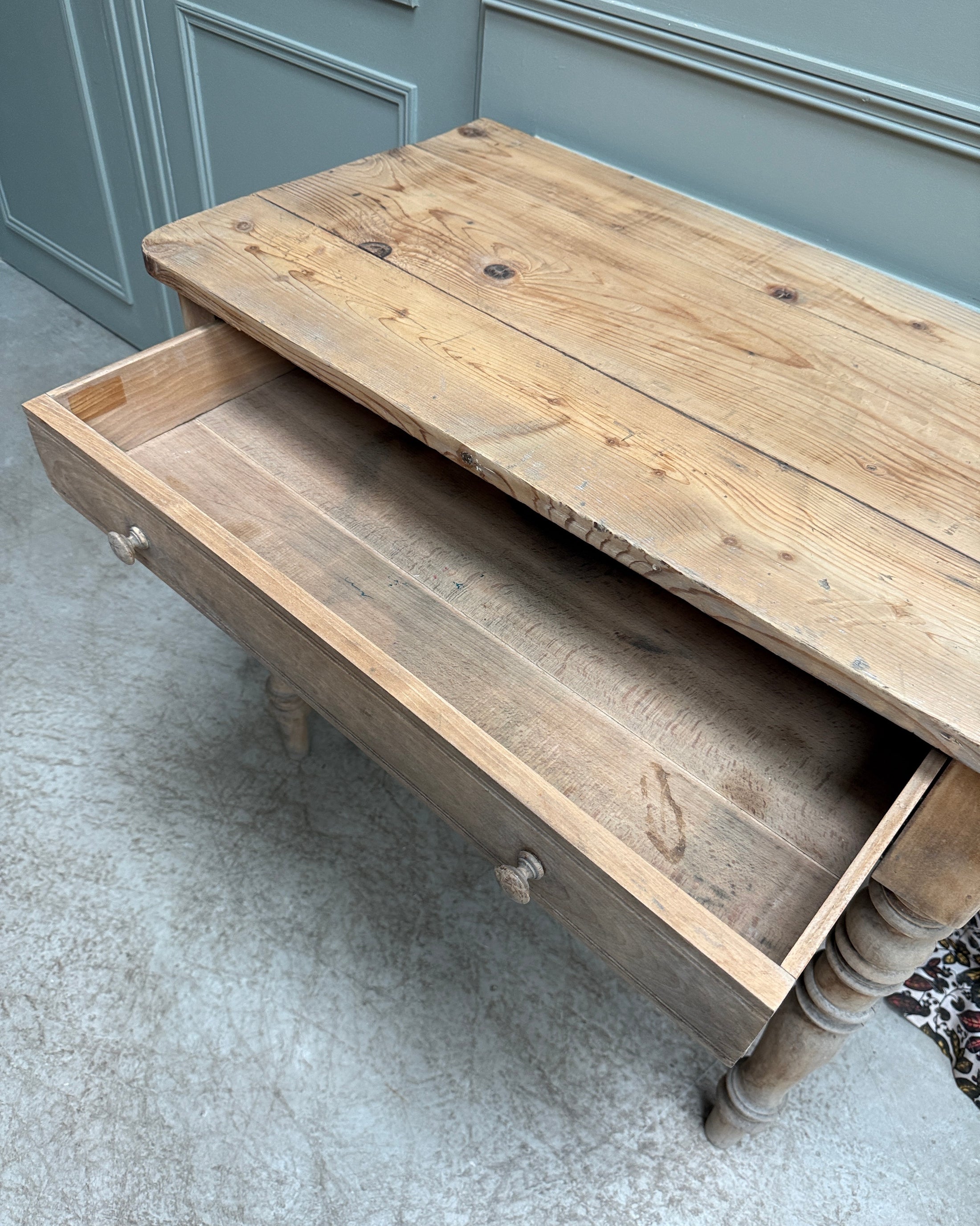 Petite console ancienne de ferme