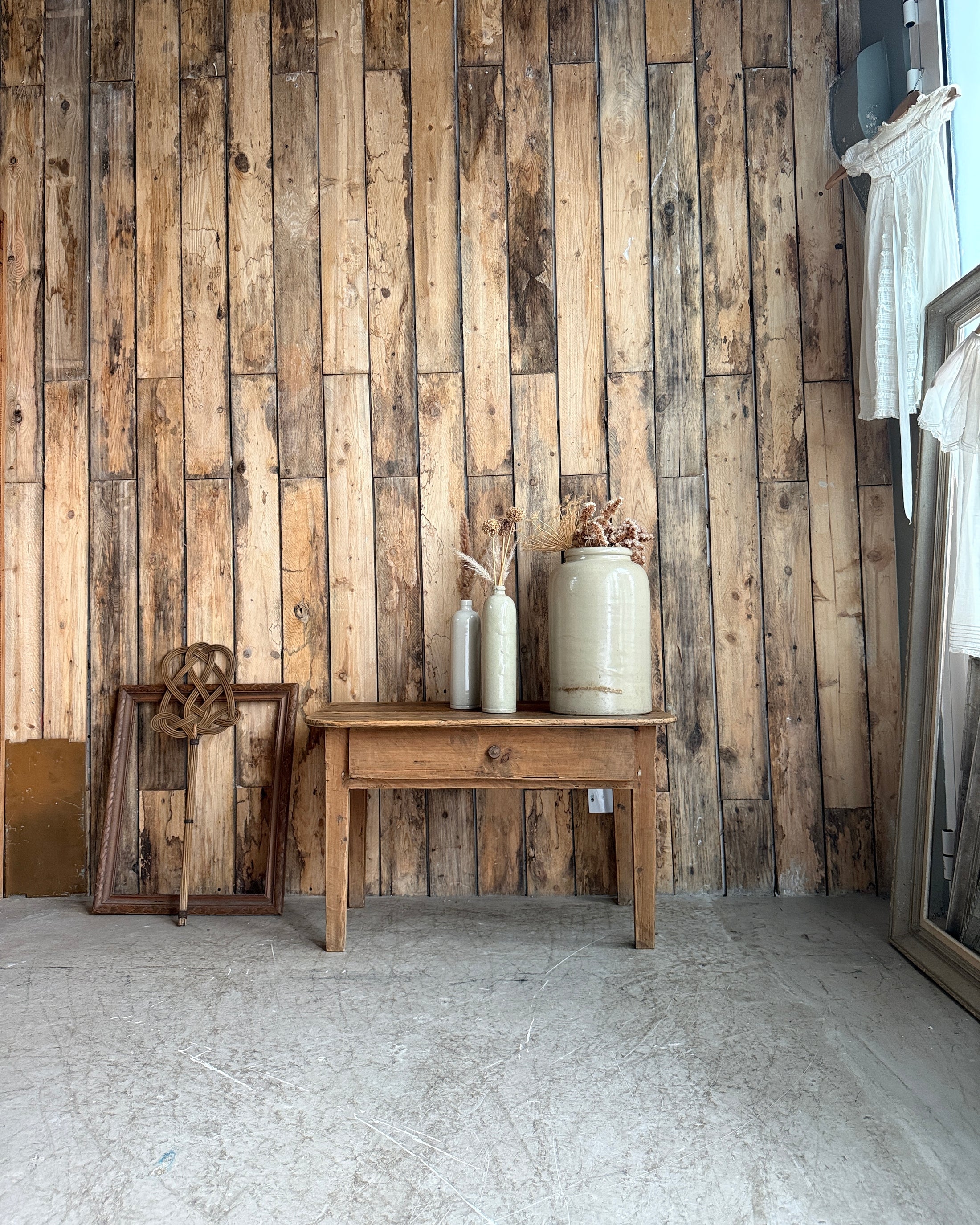 Petite console ou table de chevet en pin massif