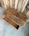 Charger l'image dans la visionneuse de la galerie, Petite console ou table de chevet en pin massif
