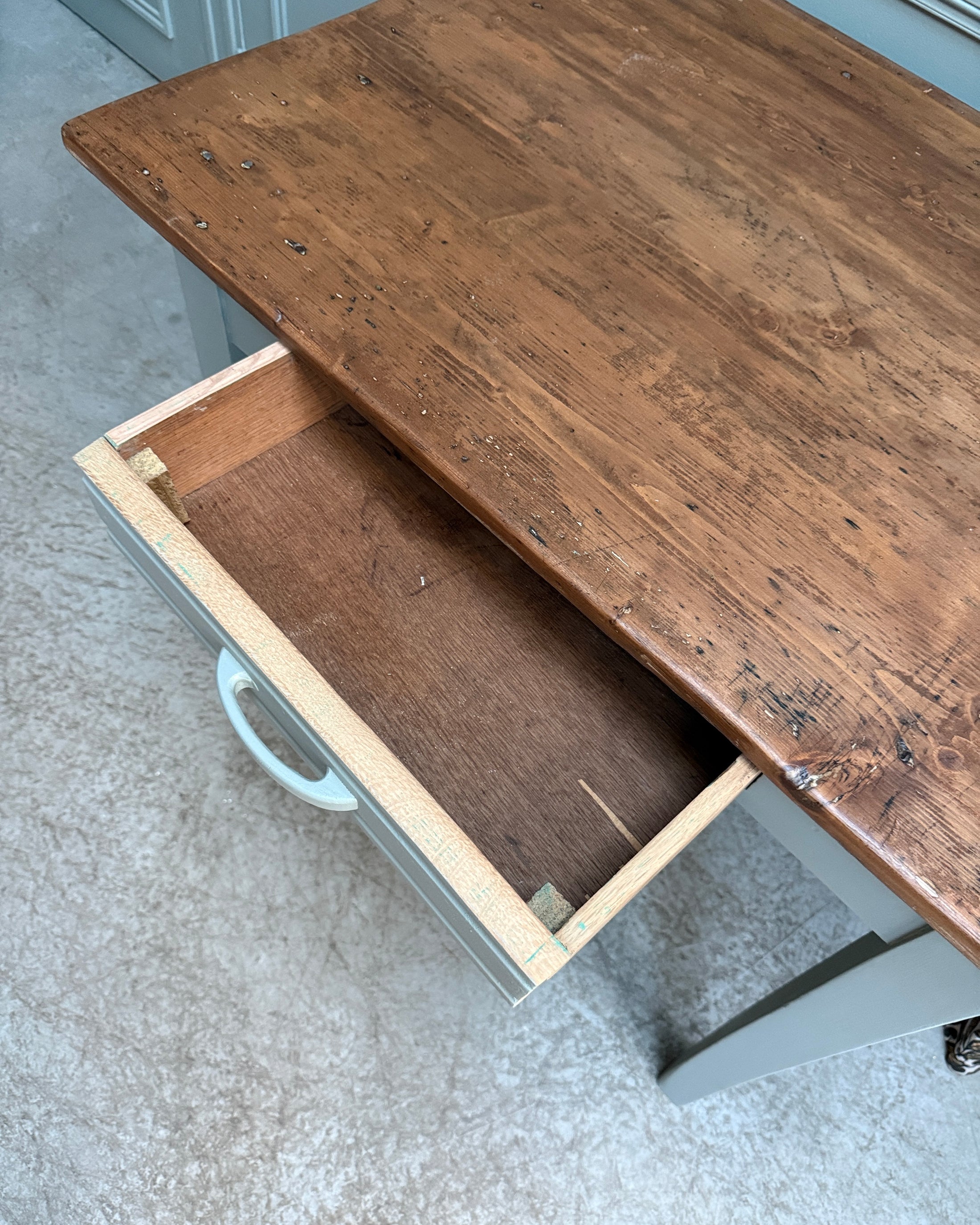 Petite table de ferme ou bureau