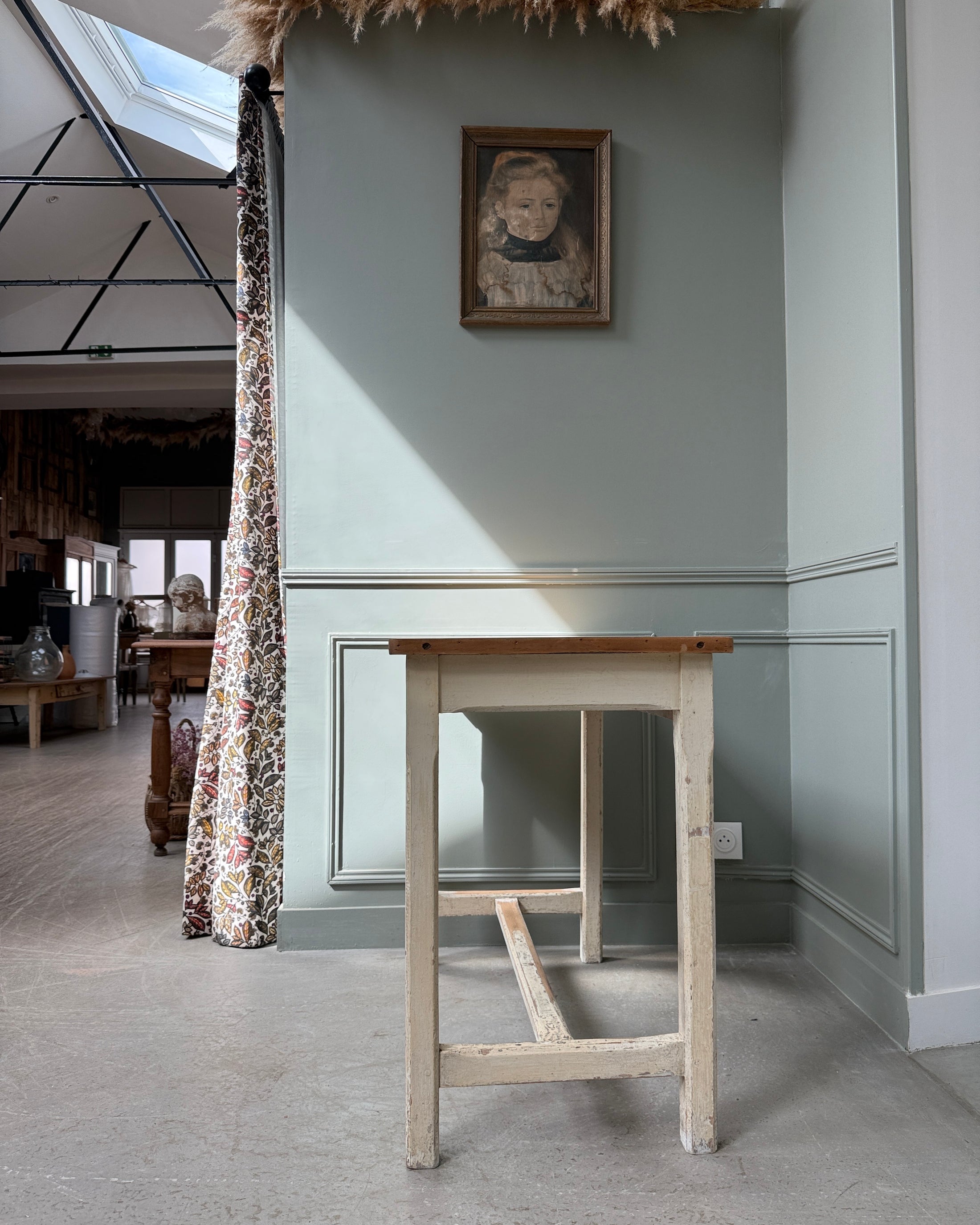 Petite table de cuisine vintage patinée