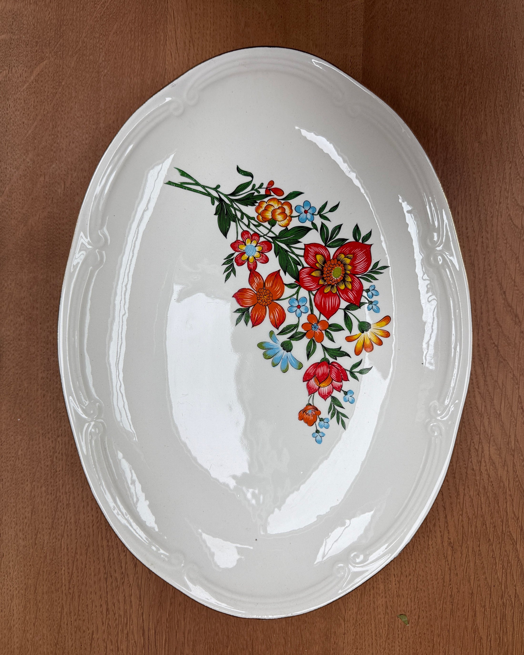 Plat ovale vintage en porcelaine fine Gien
