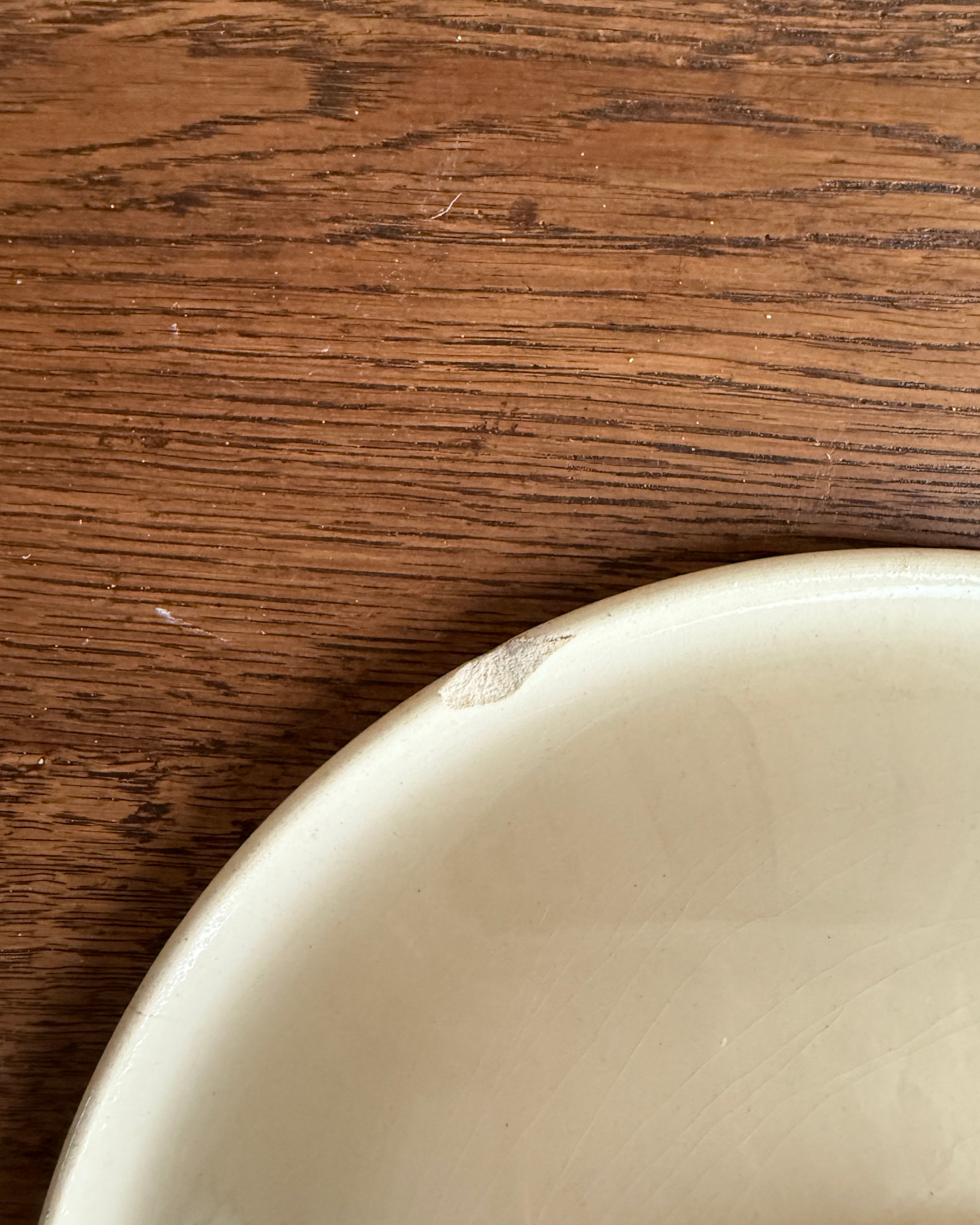 Plat rond creux terre de fer Gien