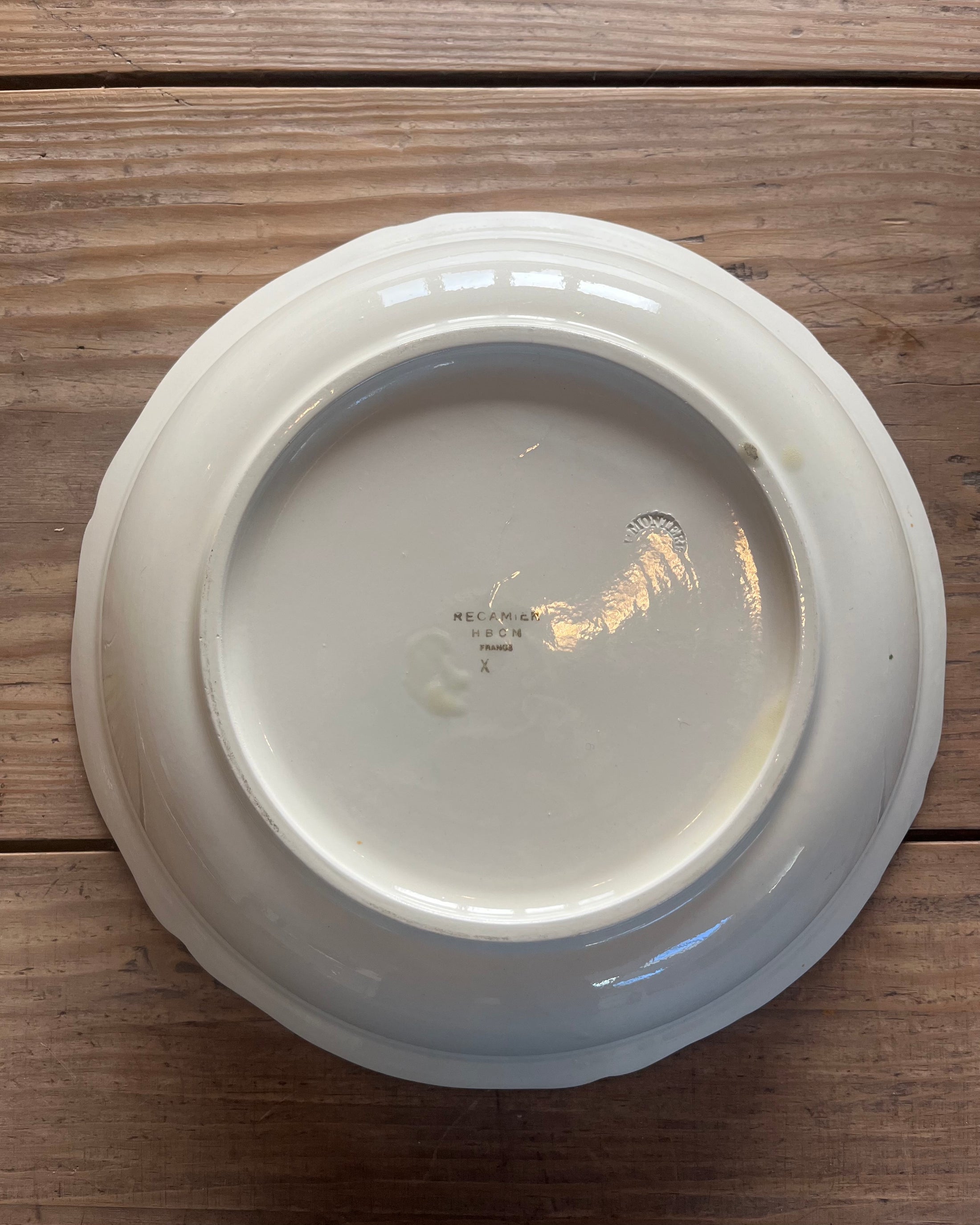 Plat rond creux terre de fer HBCM