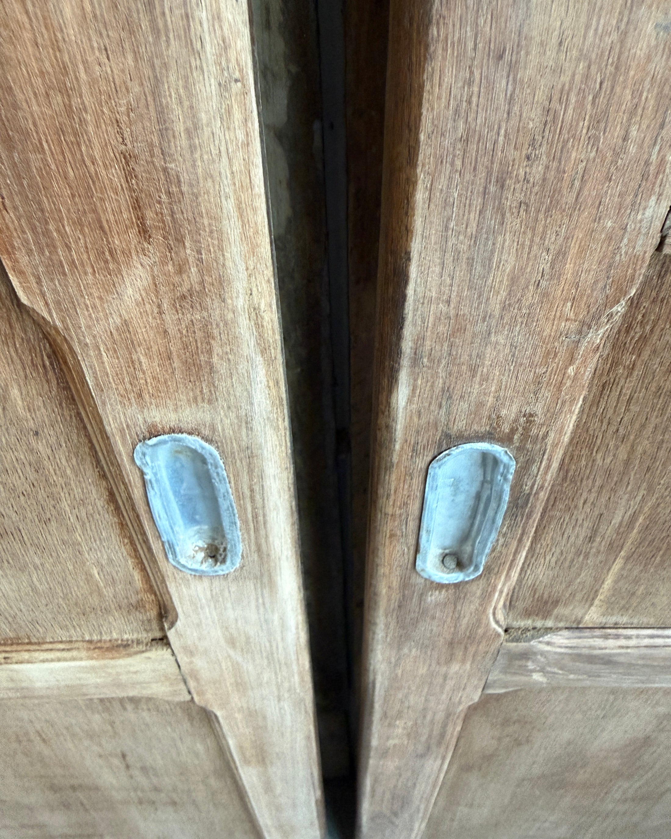 Paire de portes d’une armoire années 40