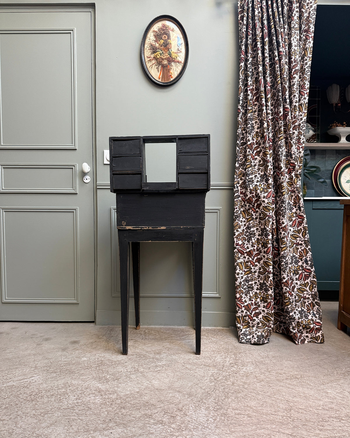 Petit bureau à gradin ancien