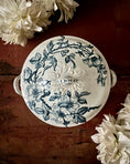 Charger l'image dans la visionneuse de la galerie, Soupière ancienne terre de fer
