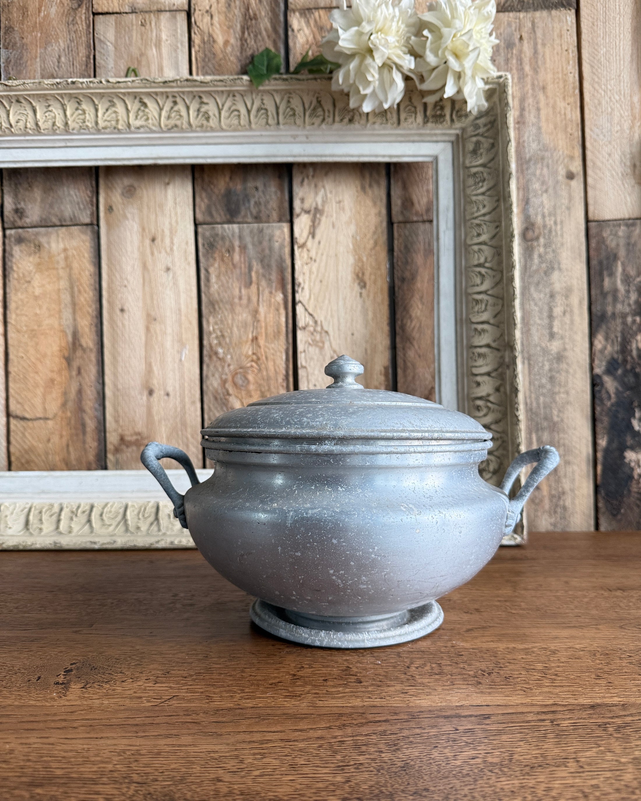 Soupière ancienne en fer