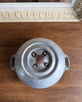 Charger l'image dans la visionneuse de la galerie, Soupière ancienne en fer
