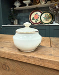 Charger l'image dans la visionneuse de la galerie, Sucrier vintage en porcelaine fine Gien
