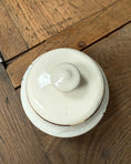 Charger l'image dans la visionneuse de la galerie, Sucrier vintage en porcelaine fine Gien
