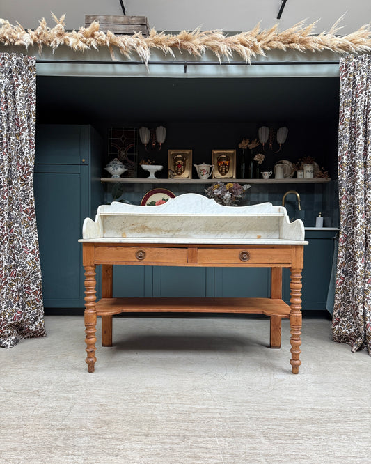 Meuble de salle-de-bains ancien en pin et marbre