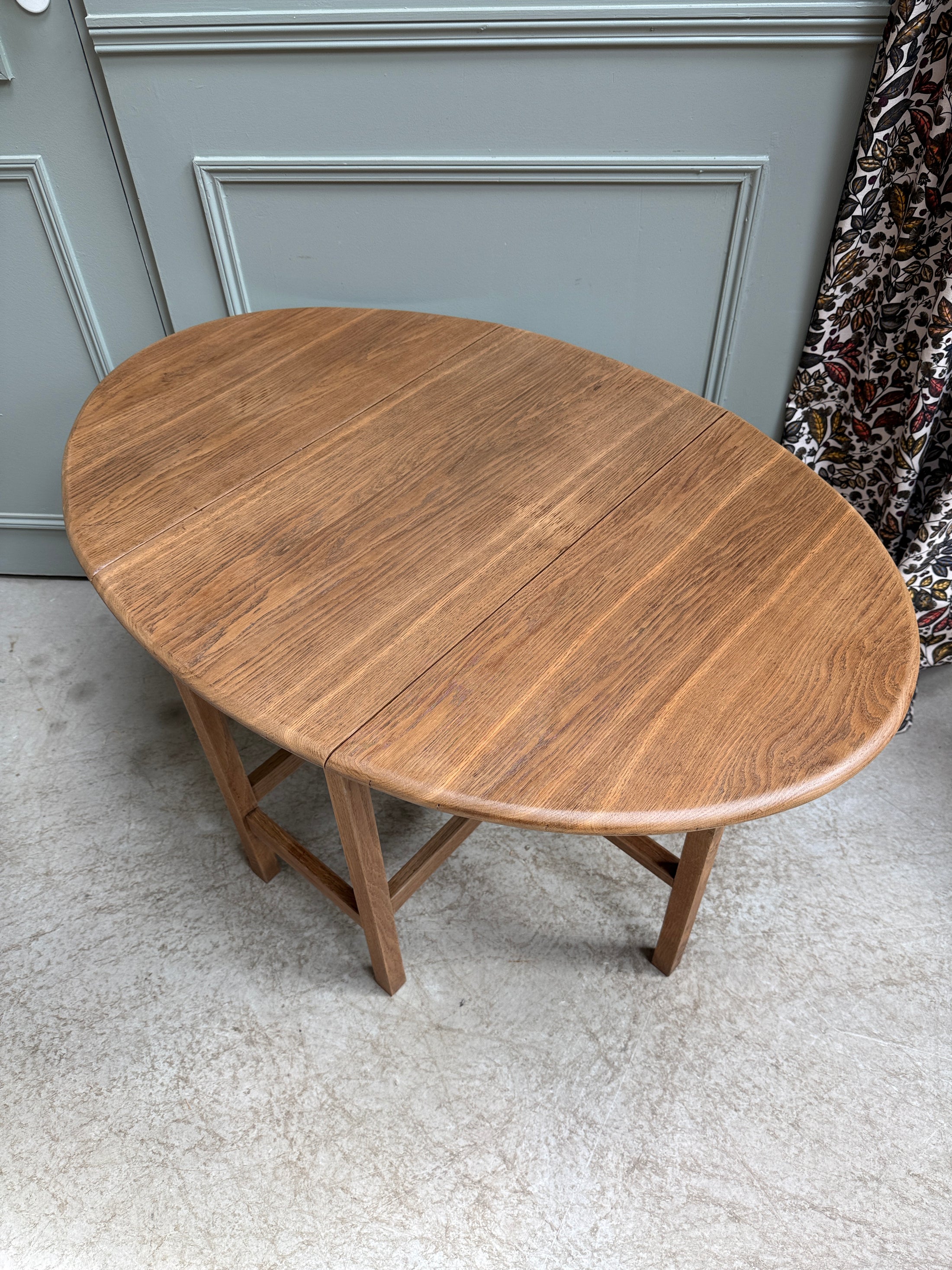 Table basse ovale à abattants