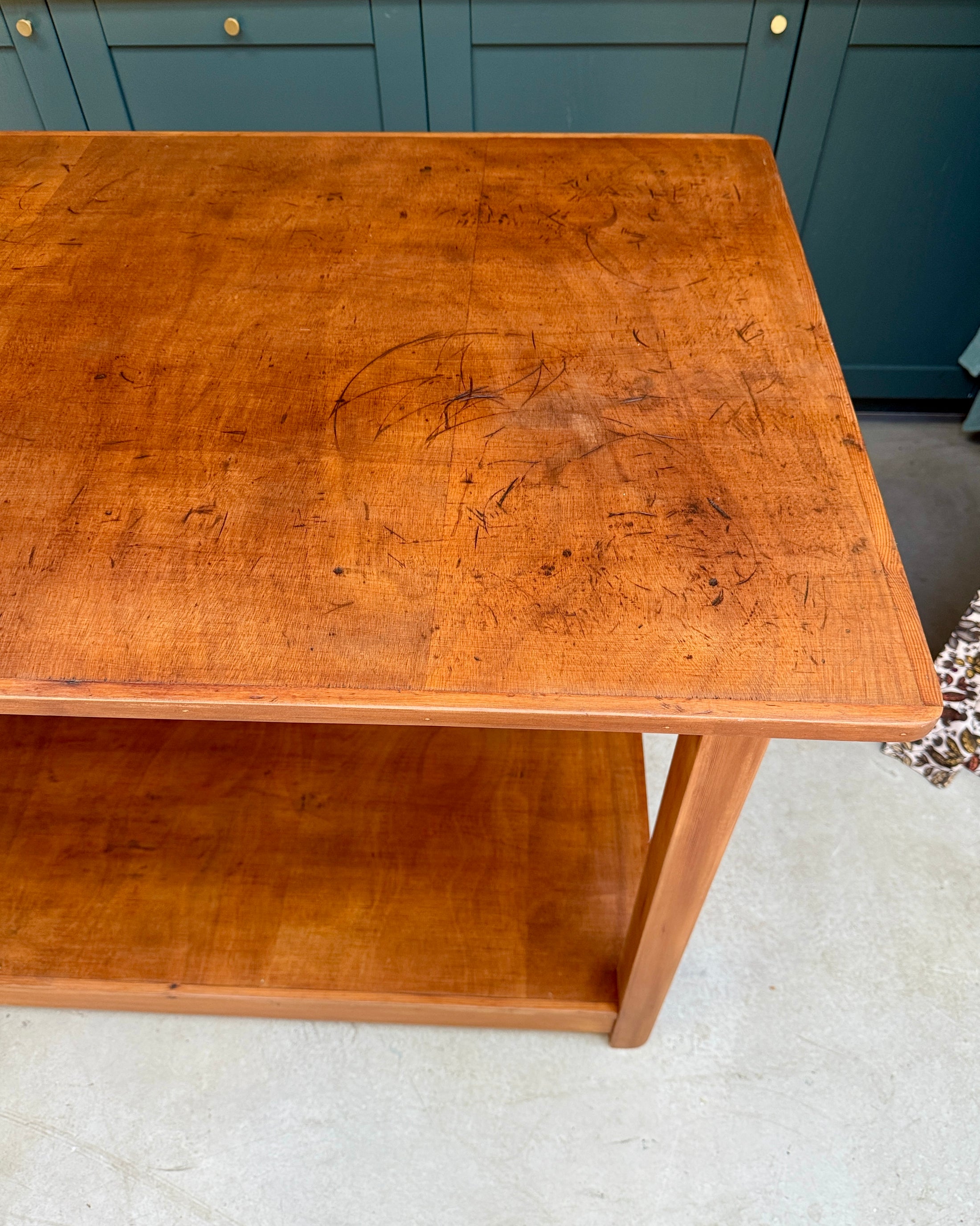 Table ancienne / ilôt